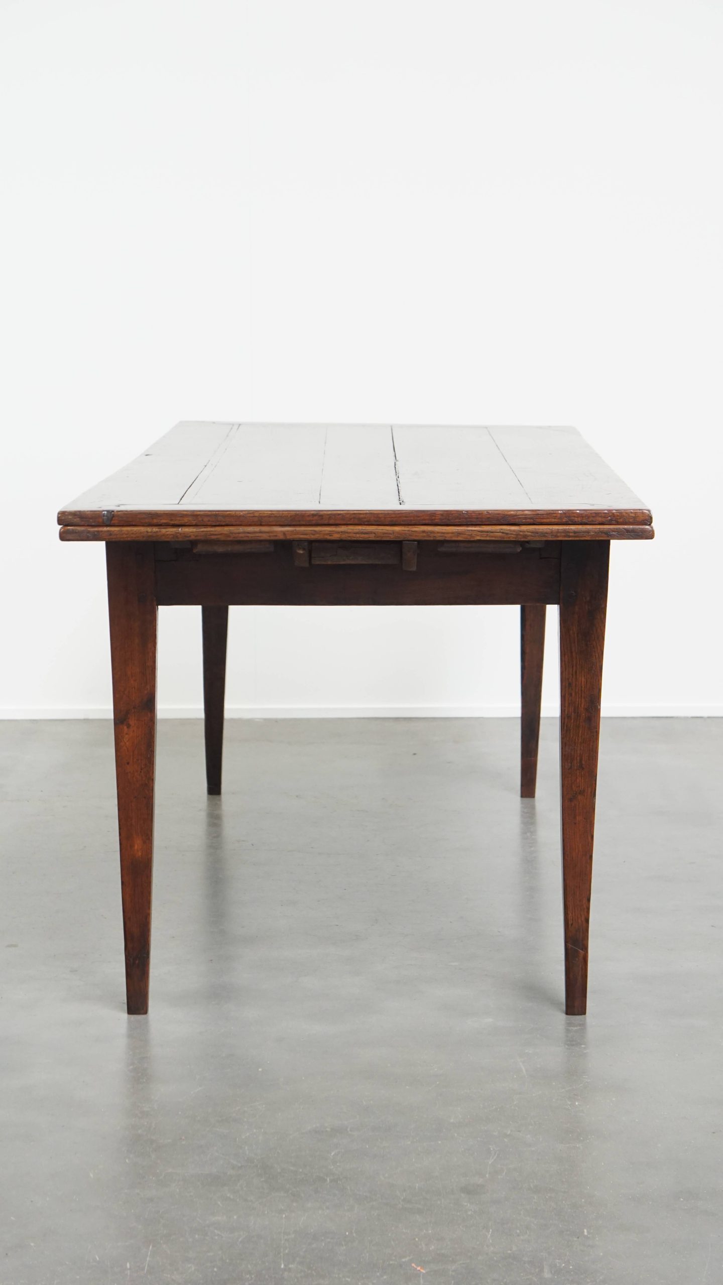 Antieke Franse Eikenhouten Uitschuifbare Xxl Eettafel Uit Eind 18e/ Begin 19e Eeuw image 7
