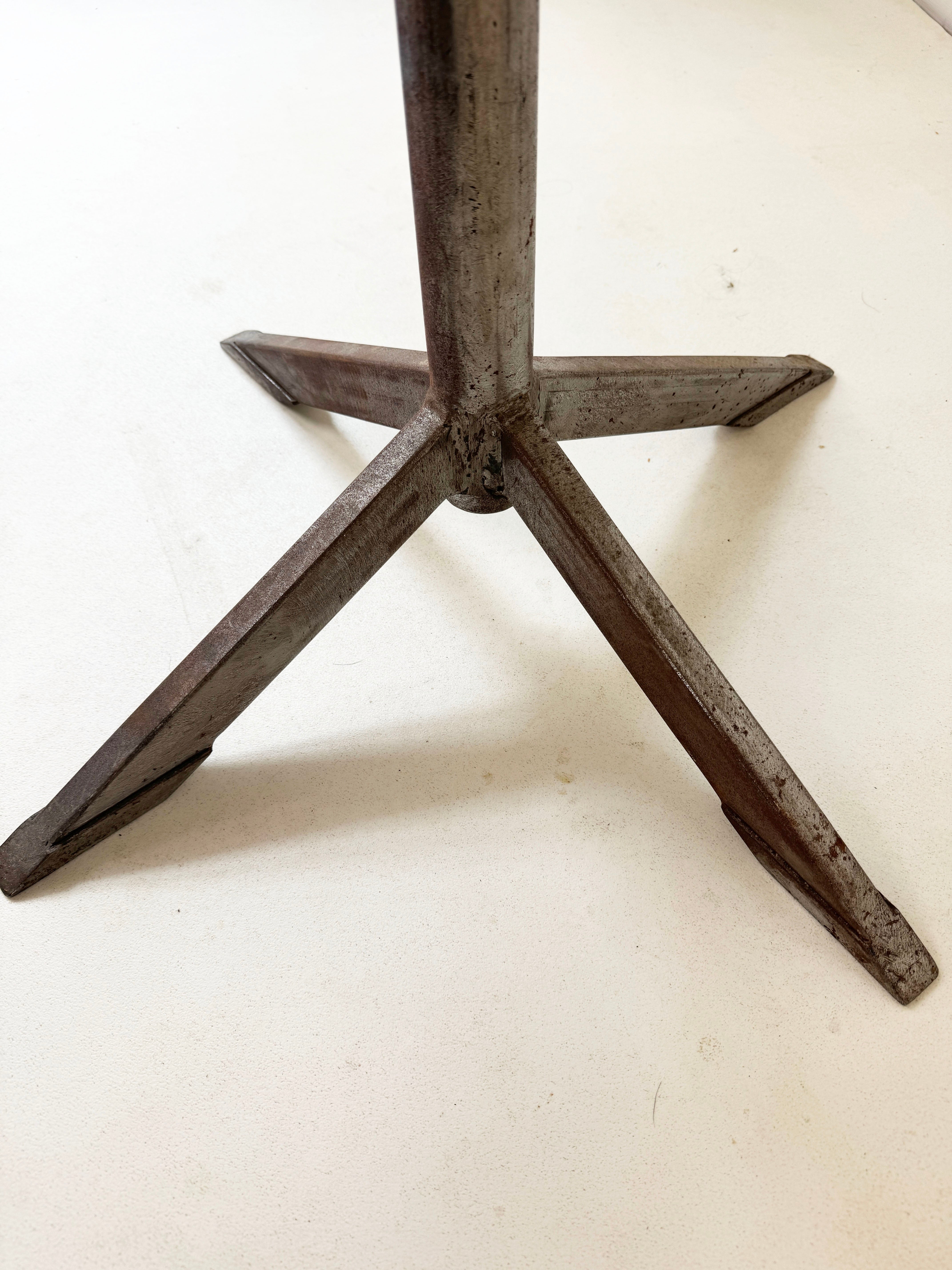 Opgeknapte Bijzettafel image 5