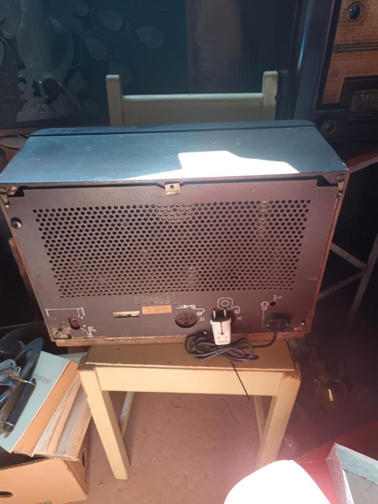 Philips 680A Buizenradio Uit 1939 image 5