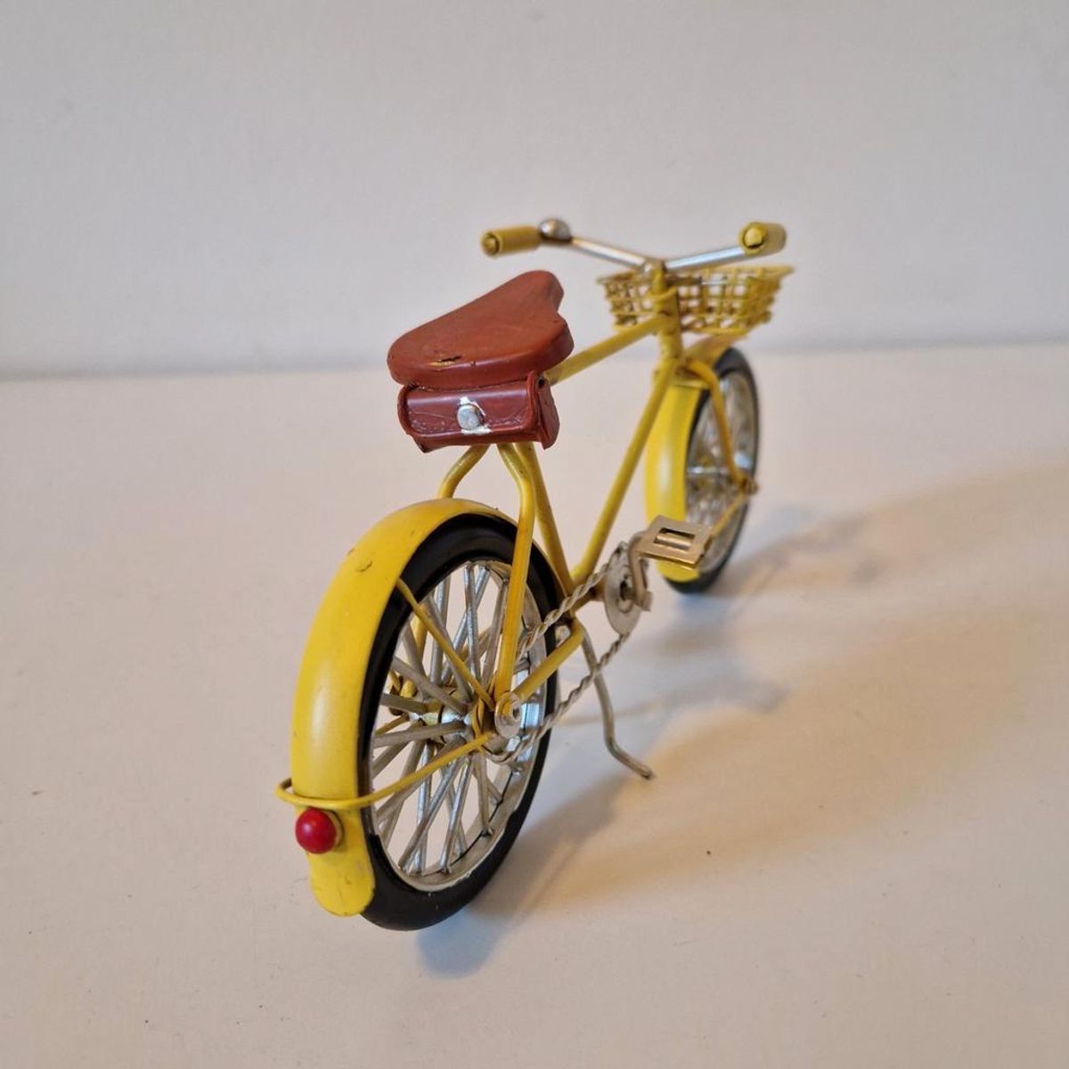 Miniatuur Fiets Beeldje Gele Fiets image 4