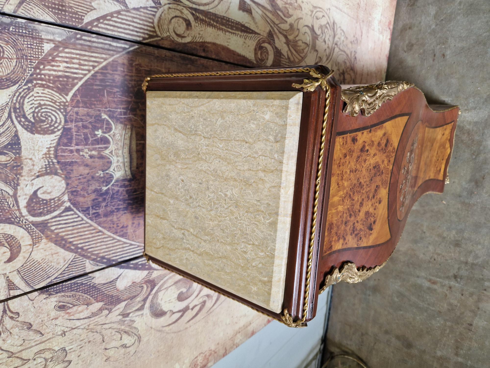 Klassieke Zuil, Plantentafel, Piedestal, Wortelfineer En Marmeren Blad En Missing Versieringen Afm. 30x30cm En 126cm Hoog. image 5