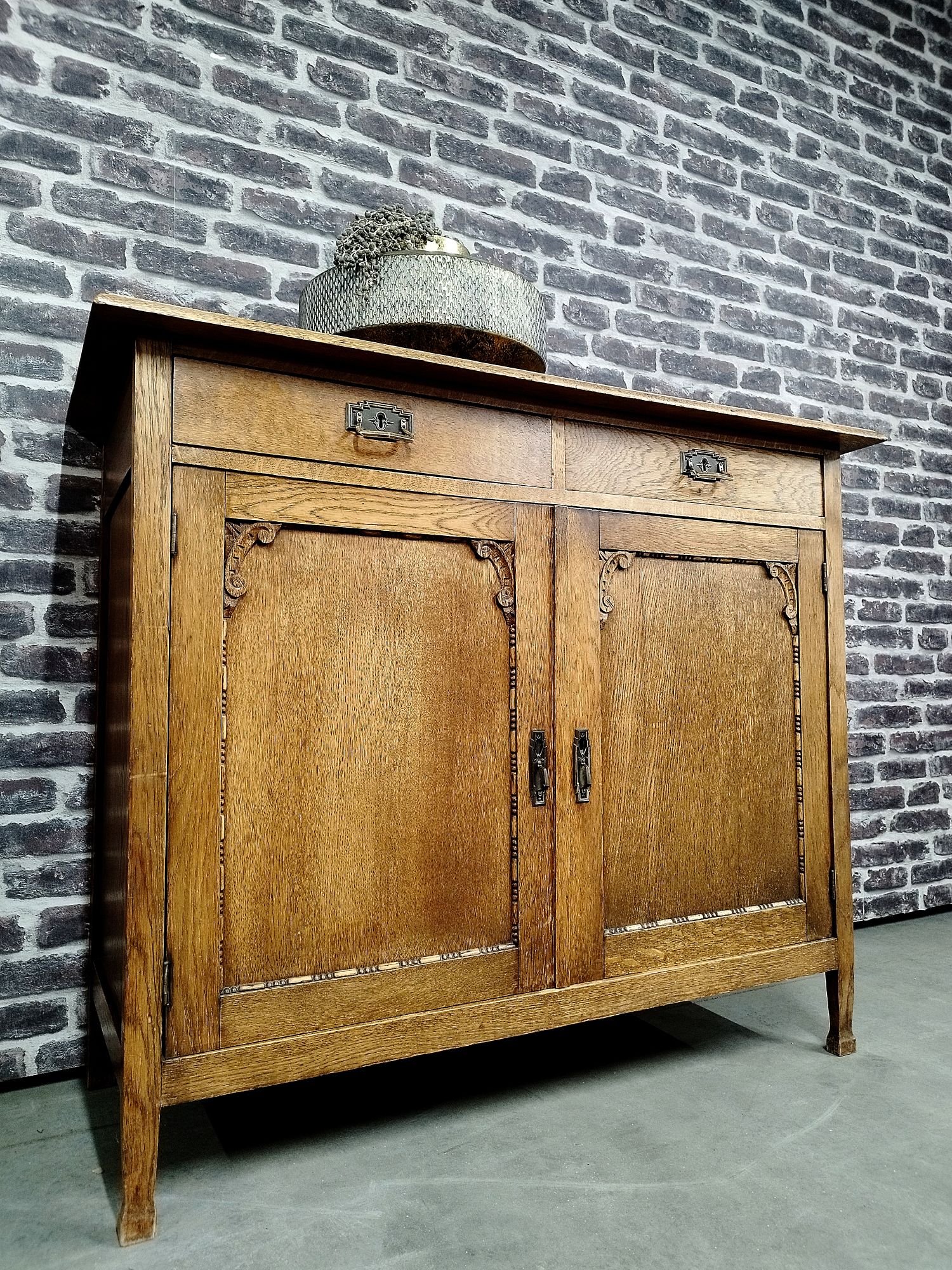 Oud Eiken Dressoir / Meidenkast / Commode / Ladekast image 2