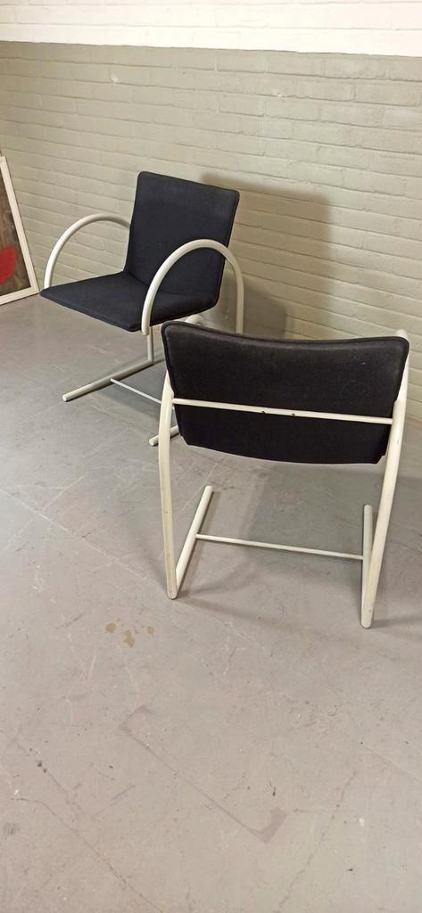 Set Van 2 Vintage Cirkel Stoelen, Metaform, Postmodern image 2