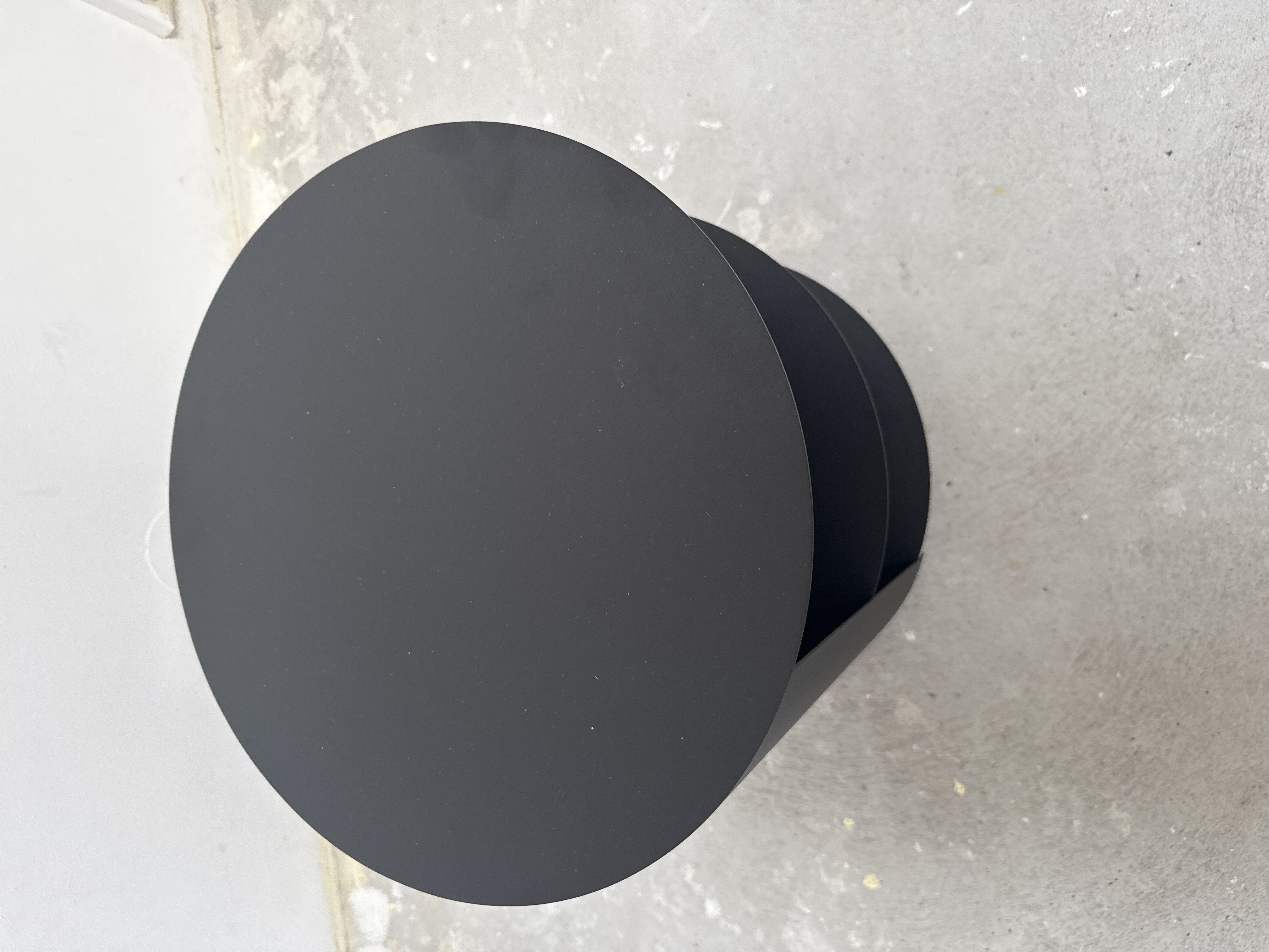 HEM | Hide Side Table Signal Black Structuur Poedercoating image 8