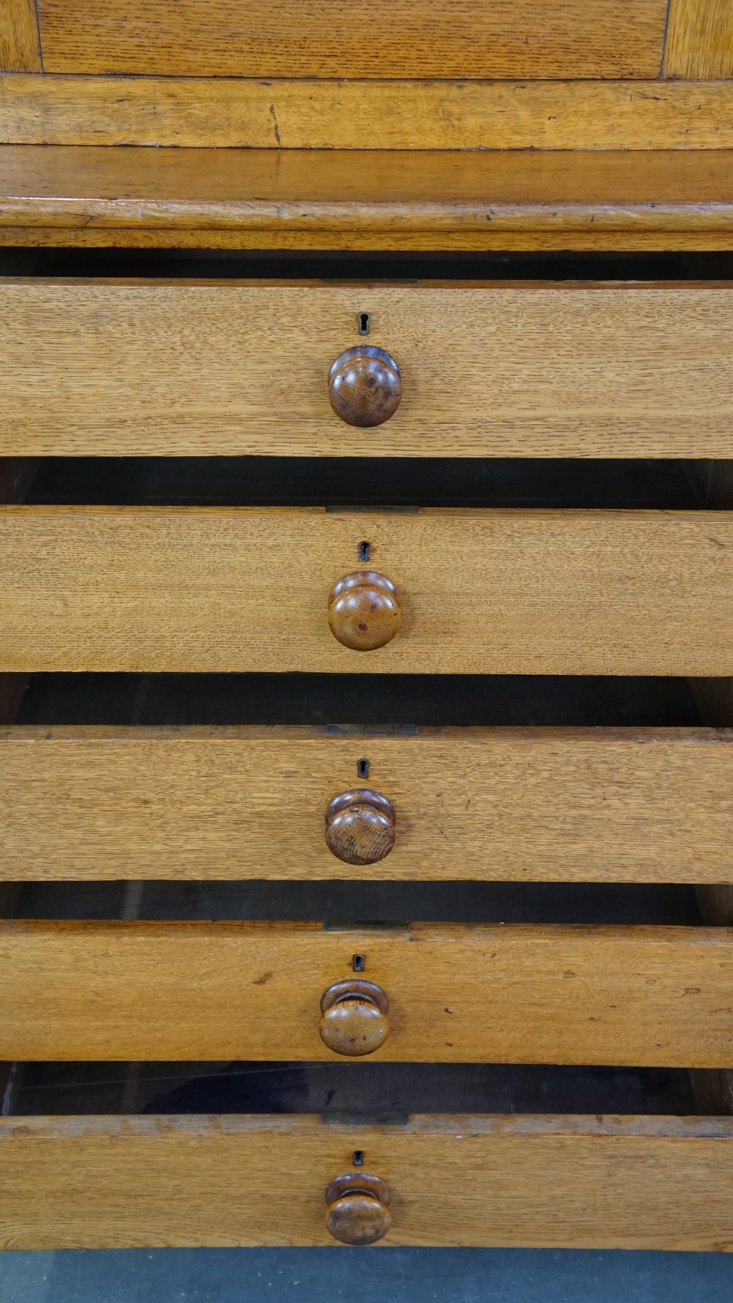 Prachtige Zeer Grote Engelse Victoriaanse Buffetkast/ Housekeeper Cupboard Met Lades En Legplanken image 9