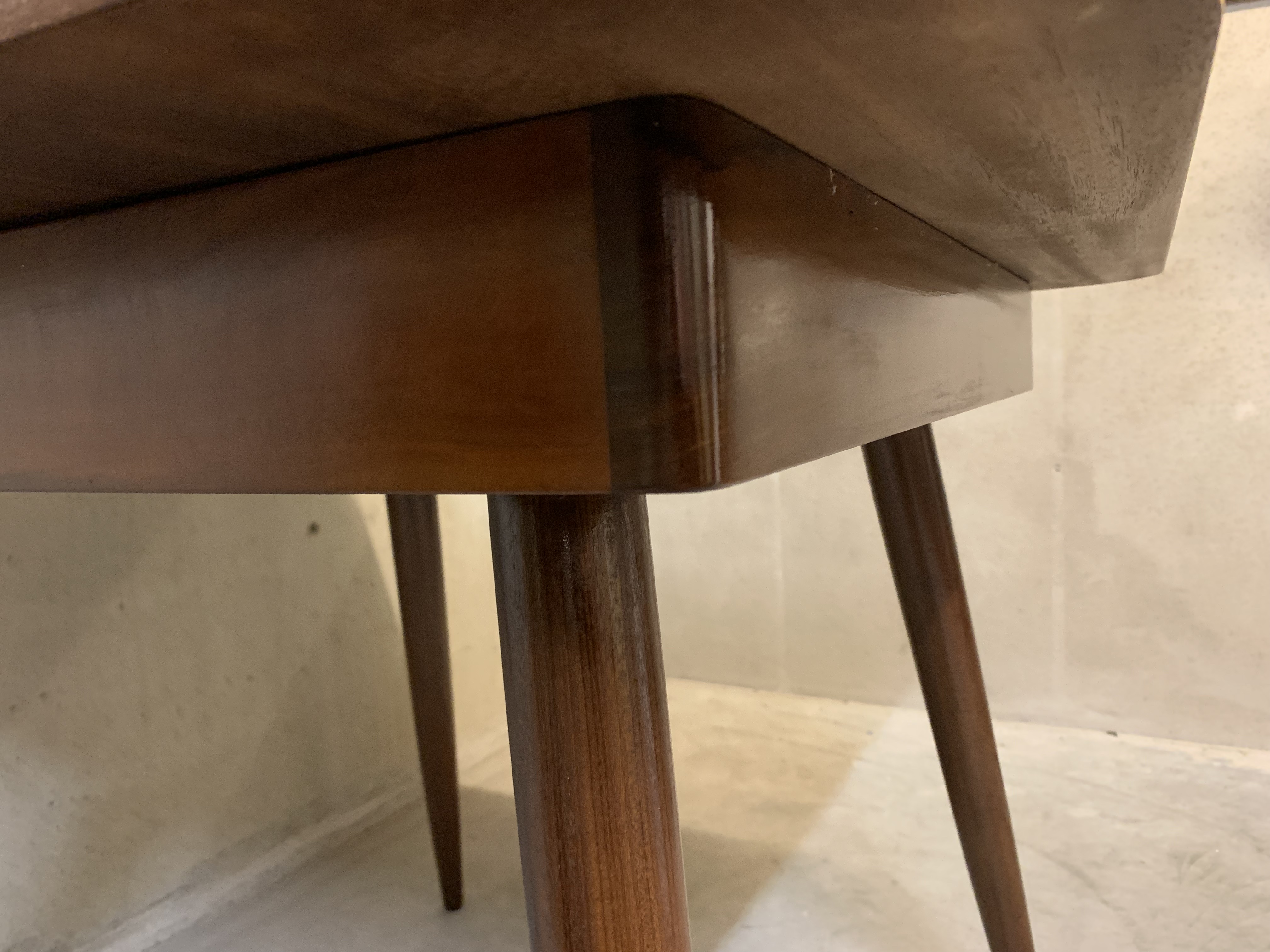 Louis Van Teeffelen Uittrekbare Eettafel Voor Webe image 5