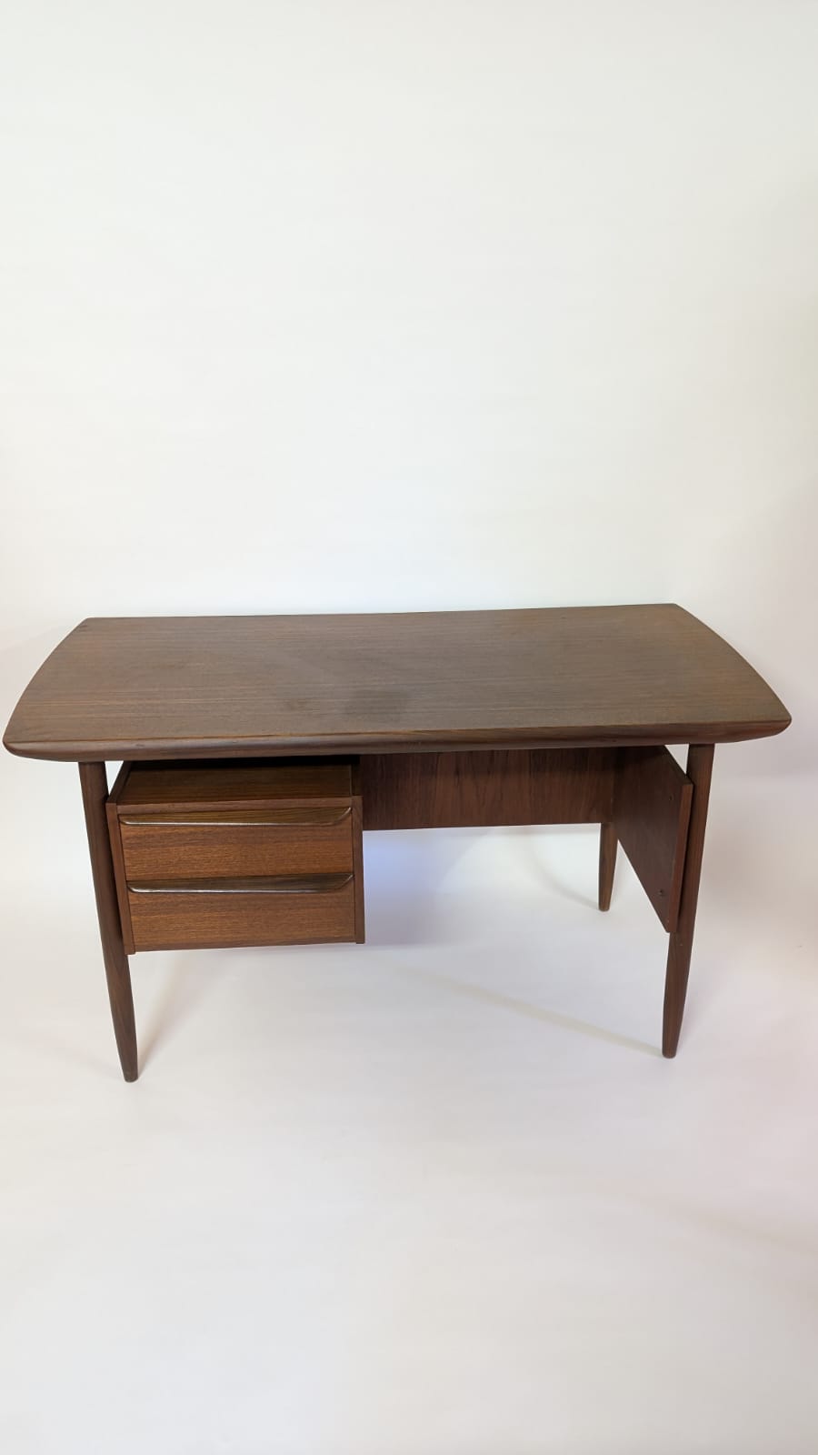 Iconisch Mid-century Teak Bureau – Tijseling Voor Hulmefa – Jaren ’50 – Cowhorn / Design Bureau / Retro Meubel image 10