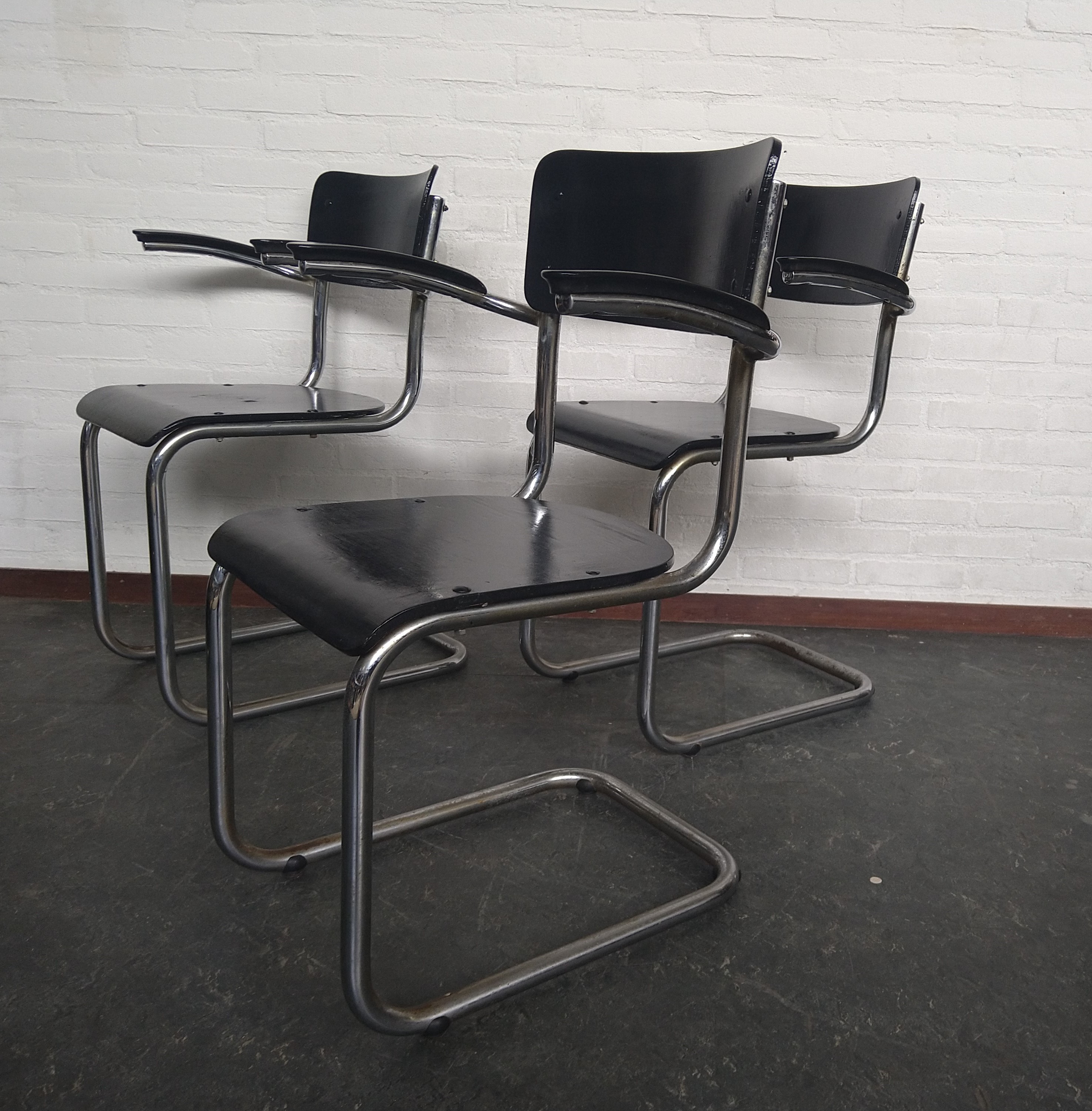 3x Gispen Stoelen image 3