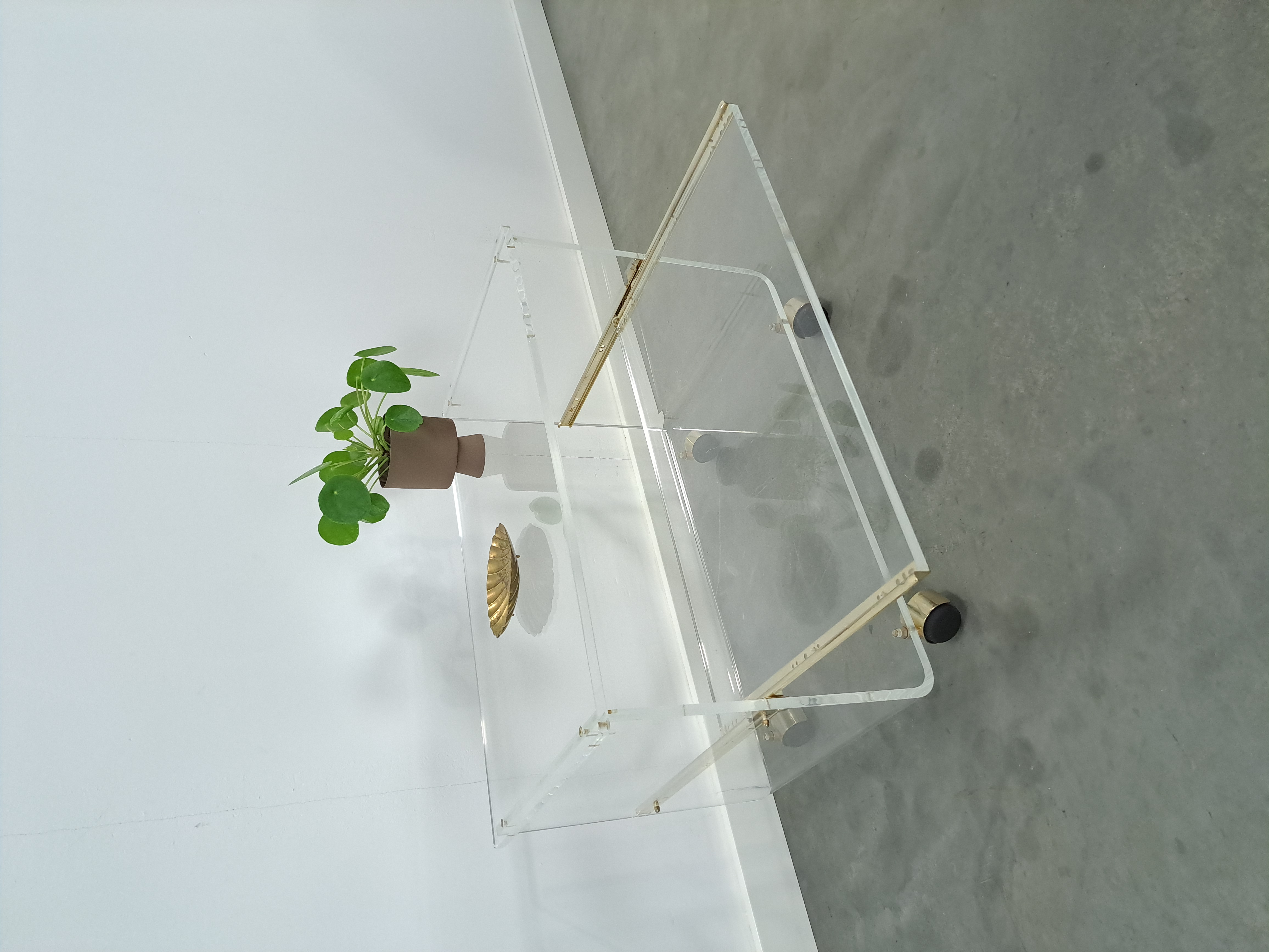Space Age Plexiglas Trolley Met Messing, Tv Meubel image 5