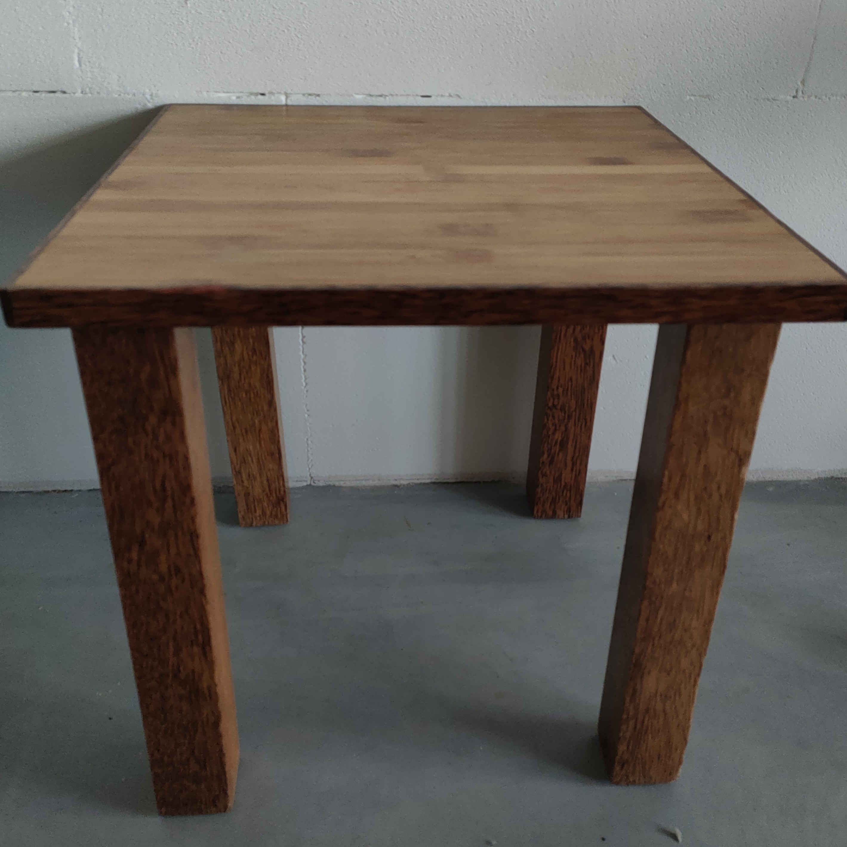 Bijzettafeltje Vierkant Met Donker Houten Afwerking image 2