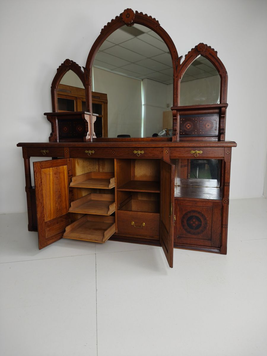 Zeldzaam 19e-eeuws Engels Arts & Crafts Eikenhouten Dressoir Van Pratt & Prince – Inlegwerk Met Zonnebloemmotie image 5