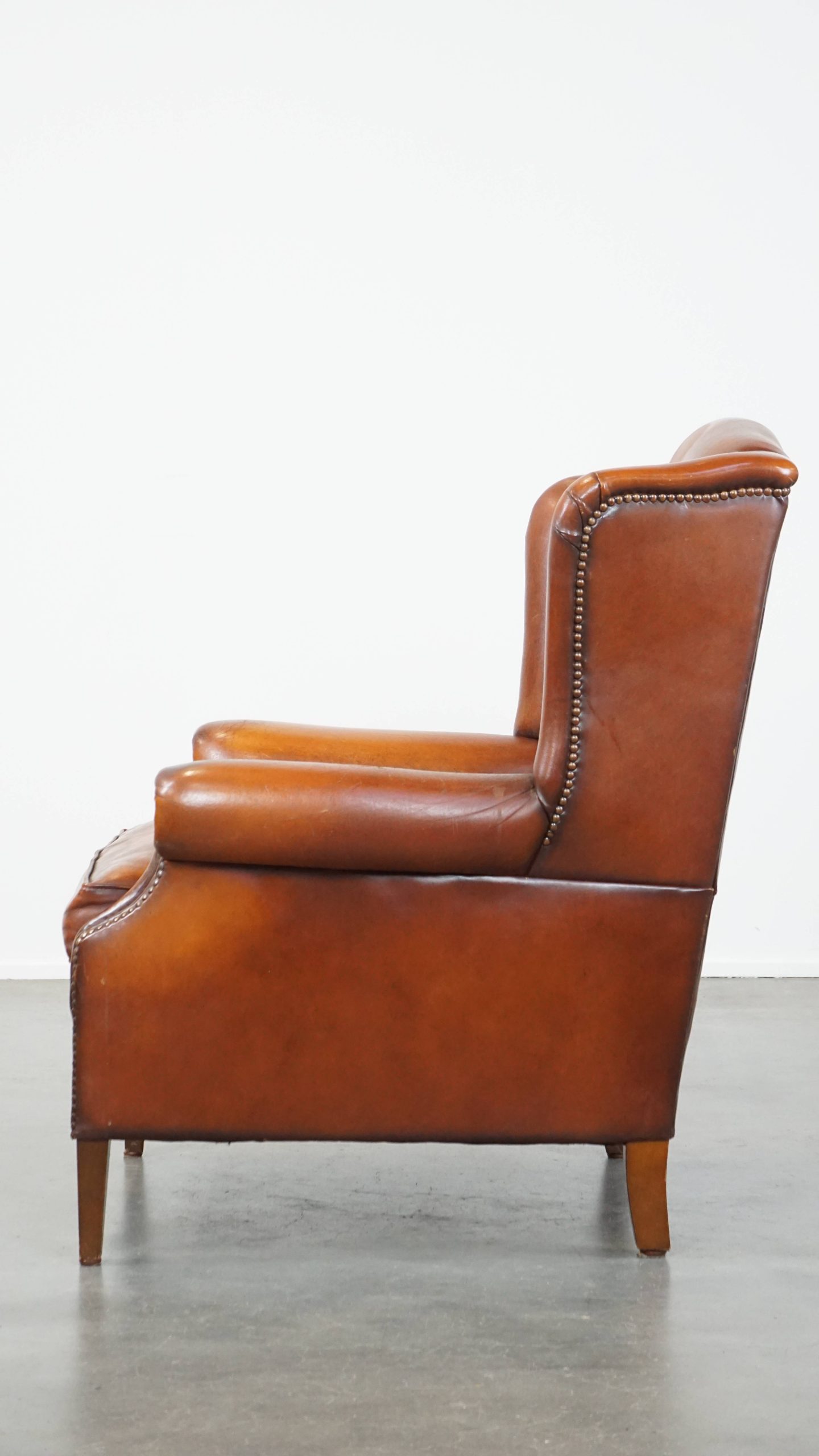 Comfortabele Schapenleren Oorfauteuil Met Een Warme Kleurstelling En Een Mooi Patina image 6