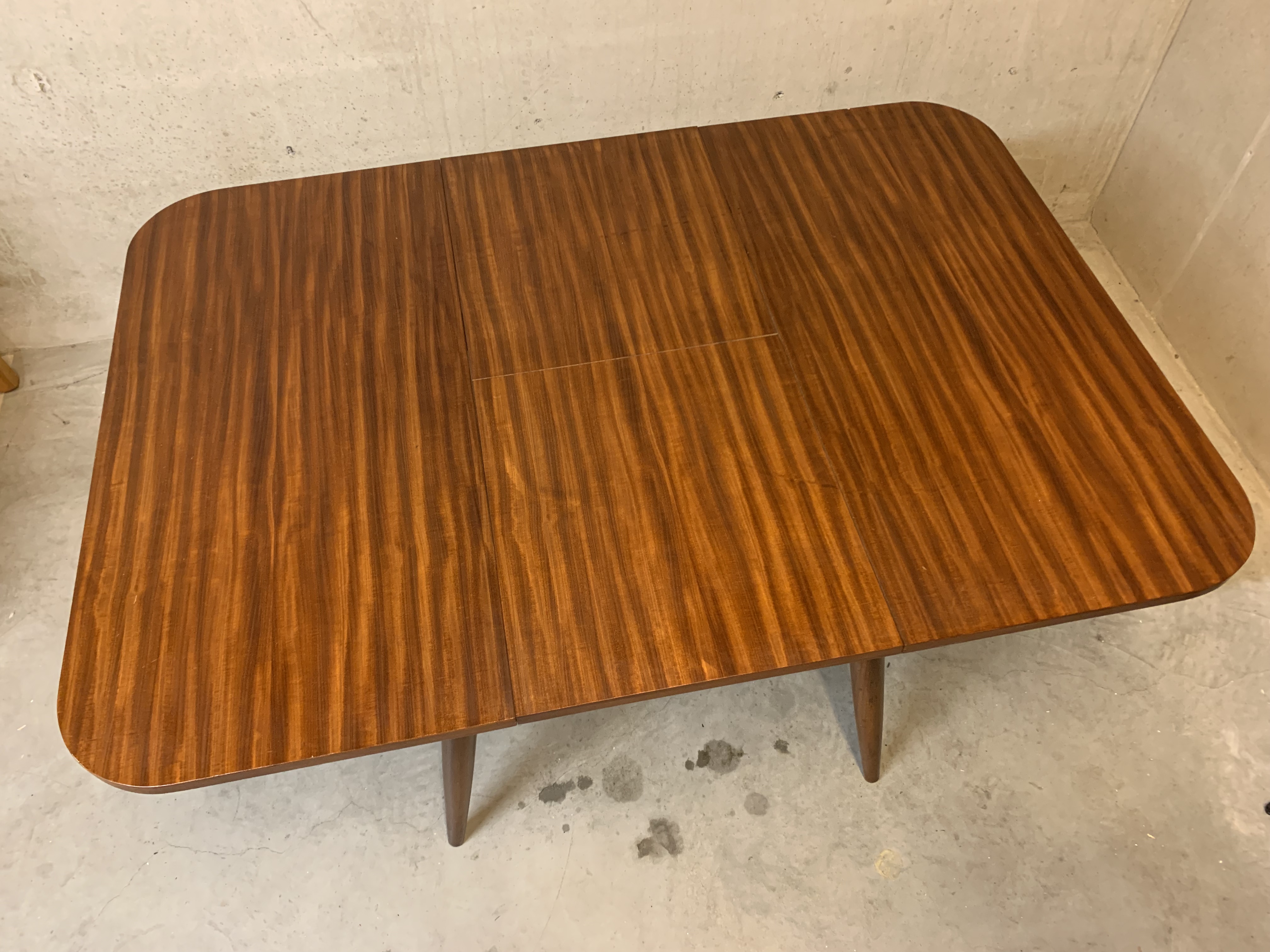 Louis Van Teeffelen Uittrekbare Eettafel Voor Webe image 3