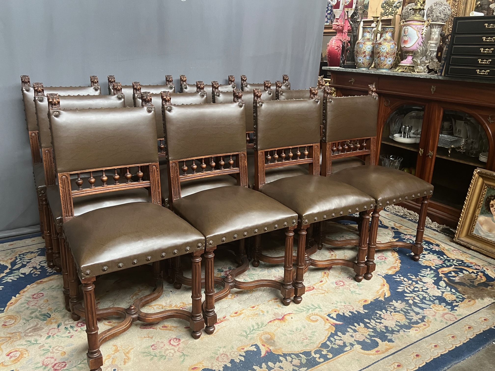 Set Van 12 Stoelen In Renaissancestijl. image 4