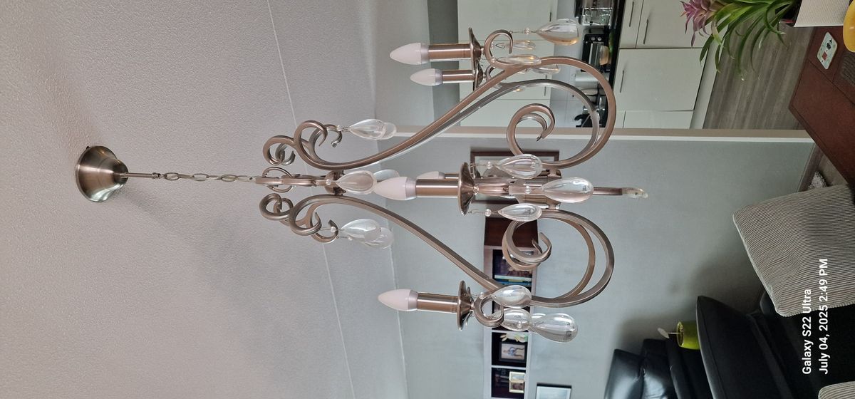 Elegante Metalen Kroonluchter Met Kristallen – 6-armig image 3