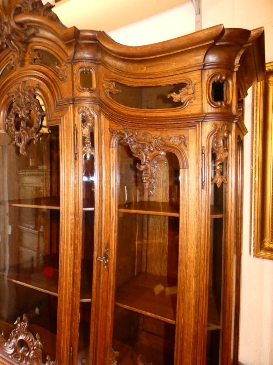 Grote Luikse Deux Corps Vitrinekast. image 12