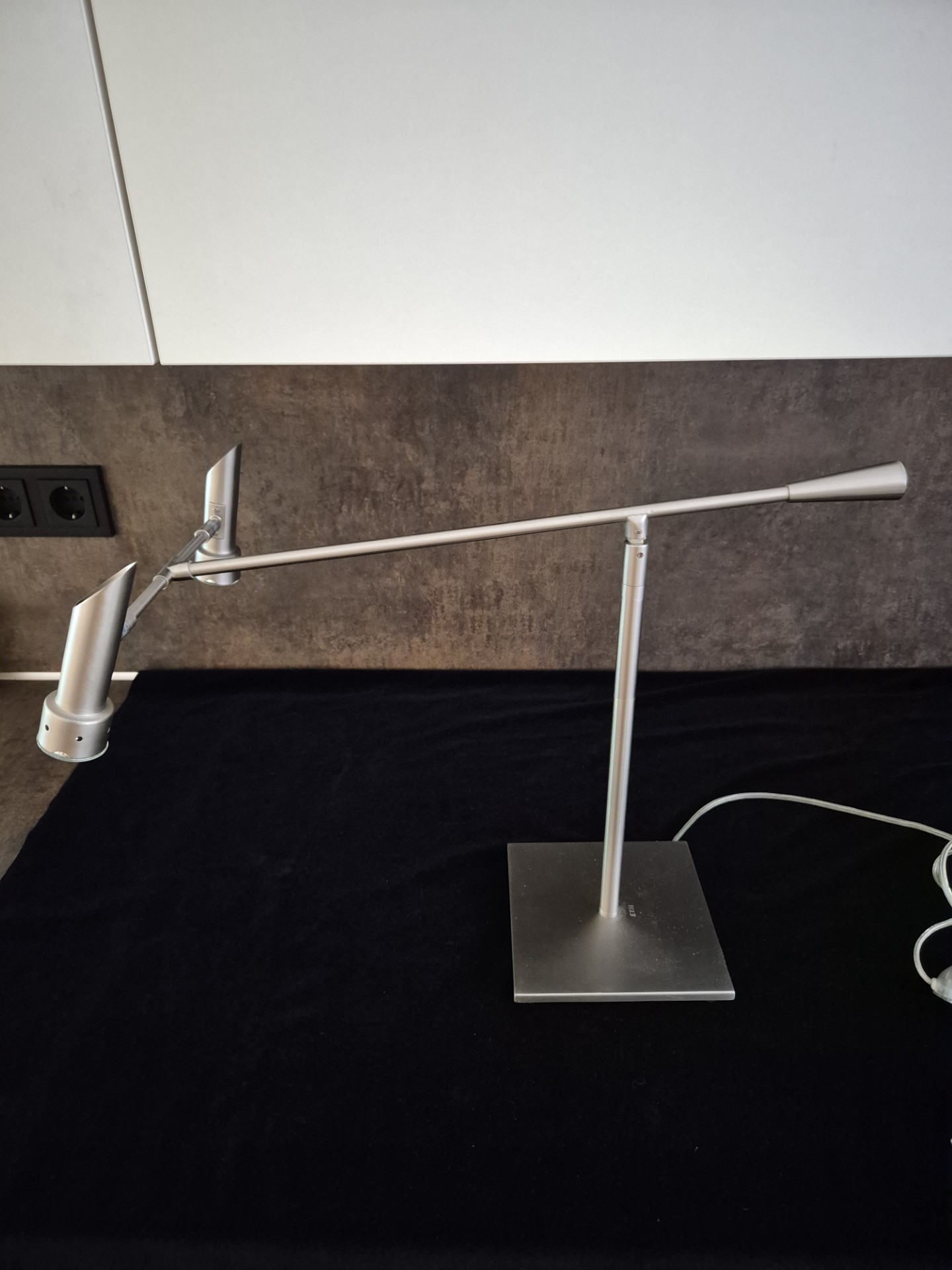 Bureaulamp - Tafellamp - Design - Zilverkleurig -verstelbaar image 12