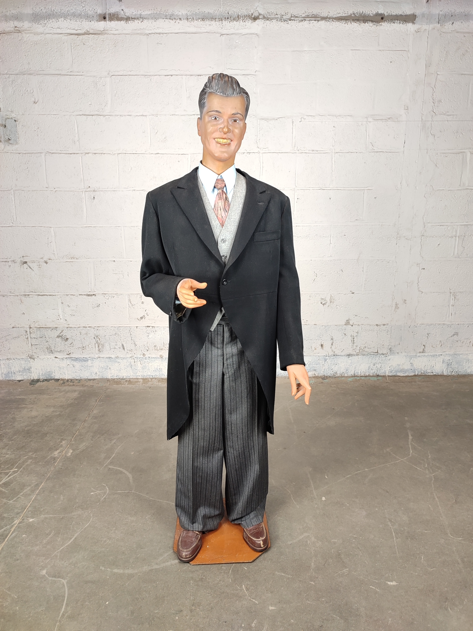 Levensechte Oude Mannequin Frans Reper image 5
