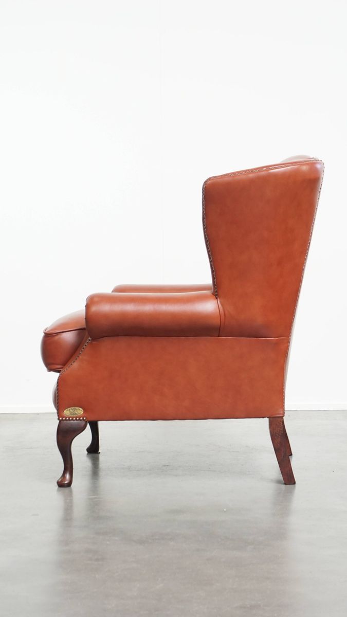 Elegante, Gladde En Comfortabele Engelse Chesterfield Oorfauteuil Van Rundleer image 4