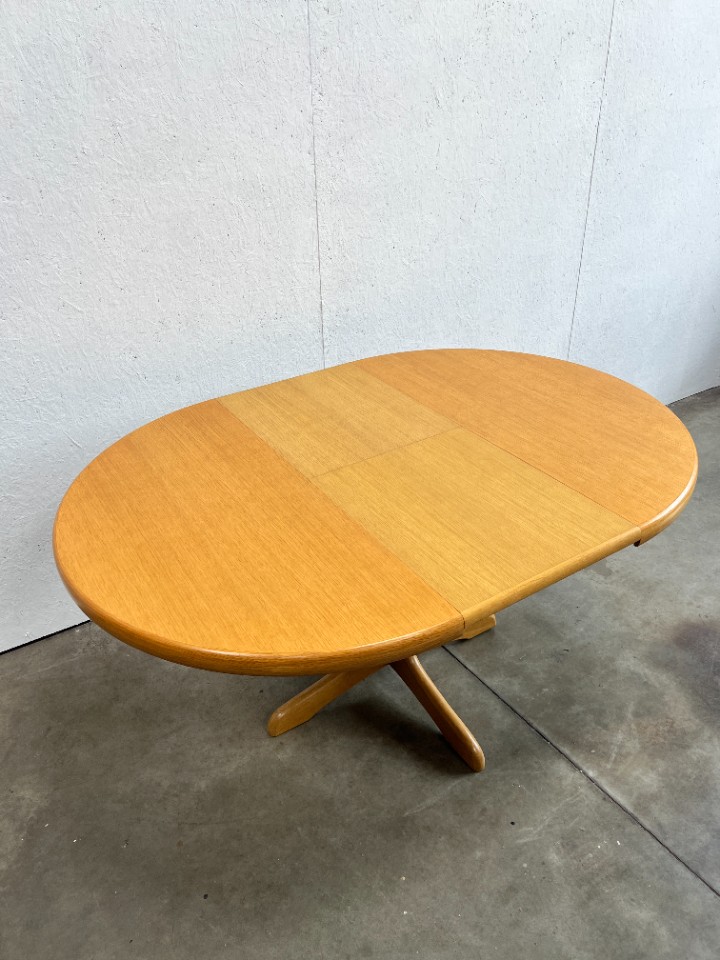Vintage Ronde Uitschuifbare Eettafel, Licht Eiken. image 18