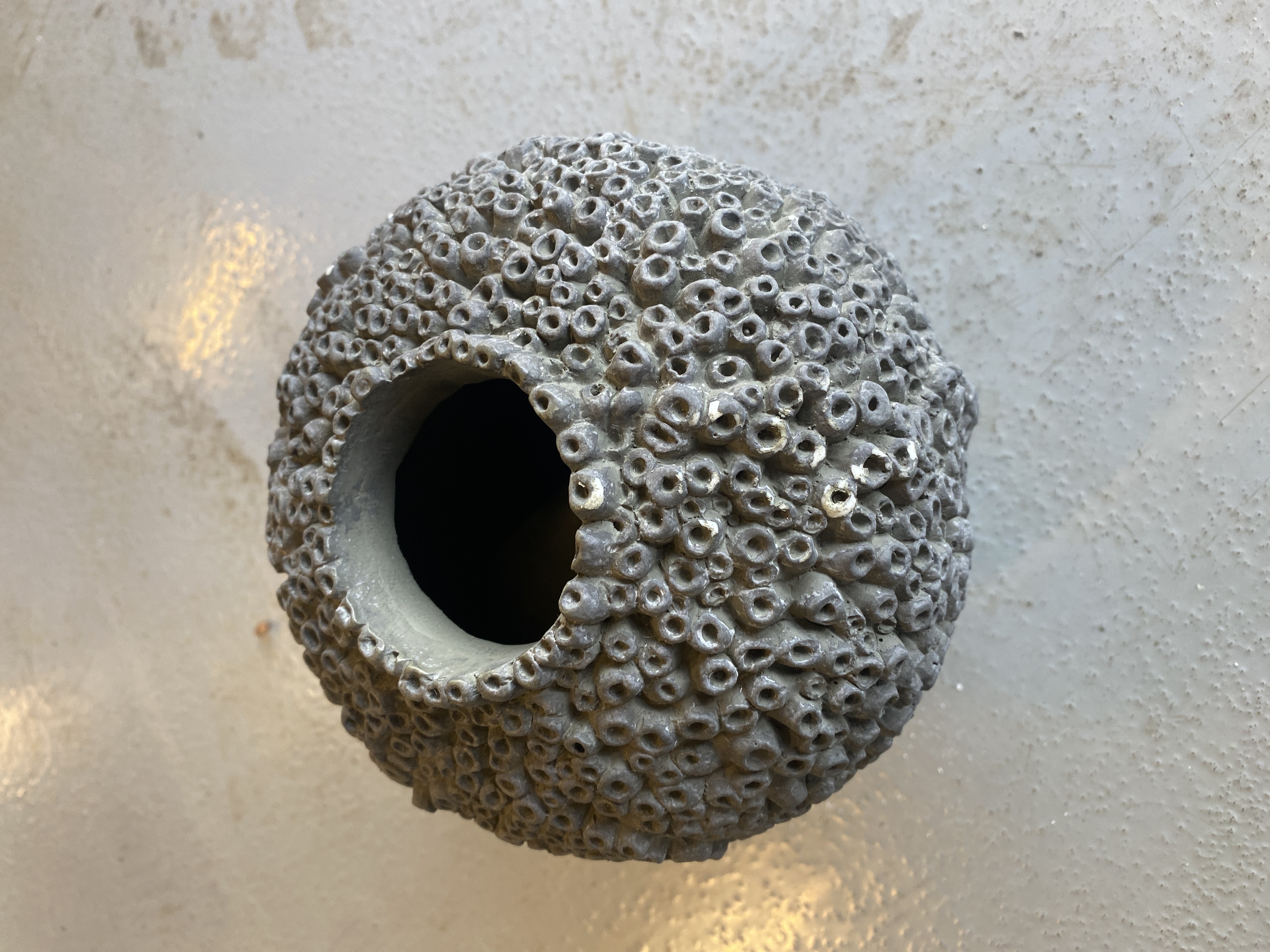 101 Copenhagen | Sunao Vase Petit Beehive - Dark Grey image 3