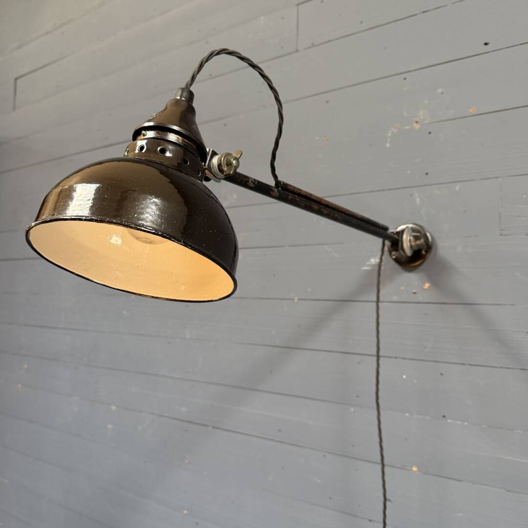 Vroege Rademacher Wandlamp Met Grote Emaille Kap image 15