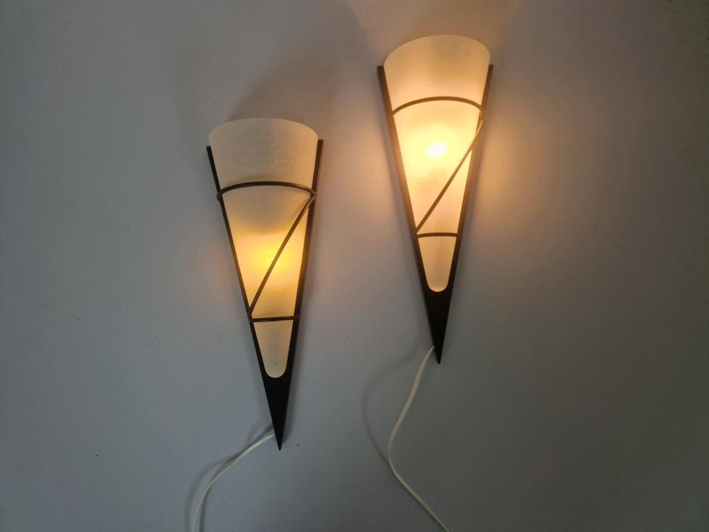 Een Paar Wandlampen Design Metaal Glas. image 2