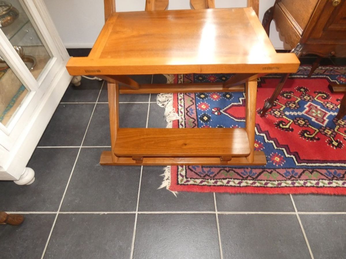 2 Oosterse Boeddisten Armstoelen In Tropisch Hout. image 9