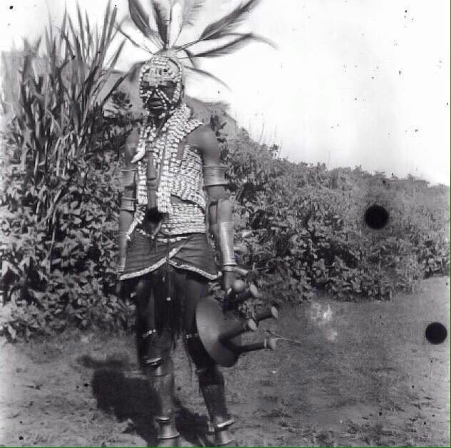 Afrikaanse Luo Traditionele Kruk Met Kralen, Kenia image 12