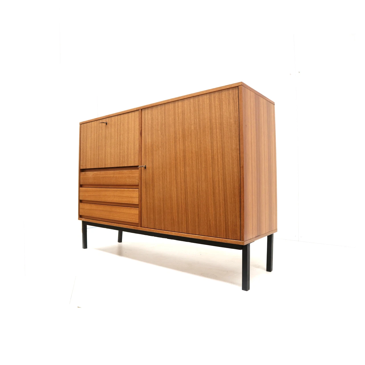 Vintage Wandmeubel Dressoir Uit De Jaren ’60 image 3