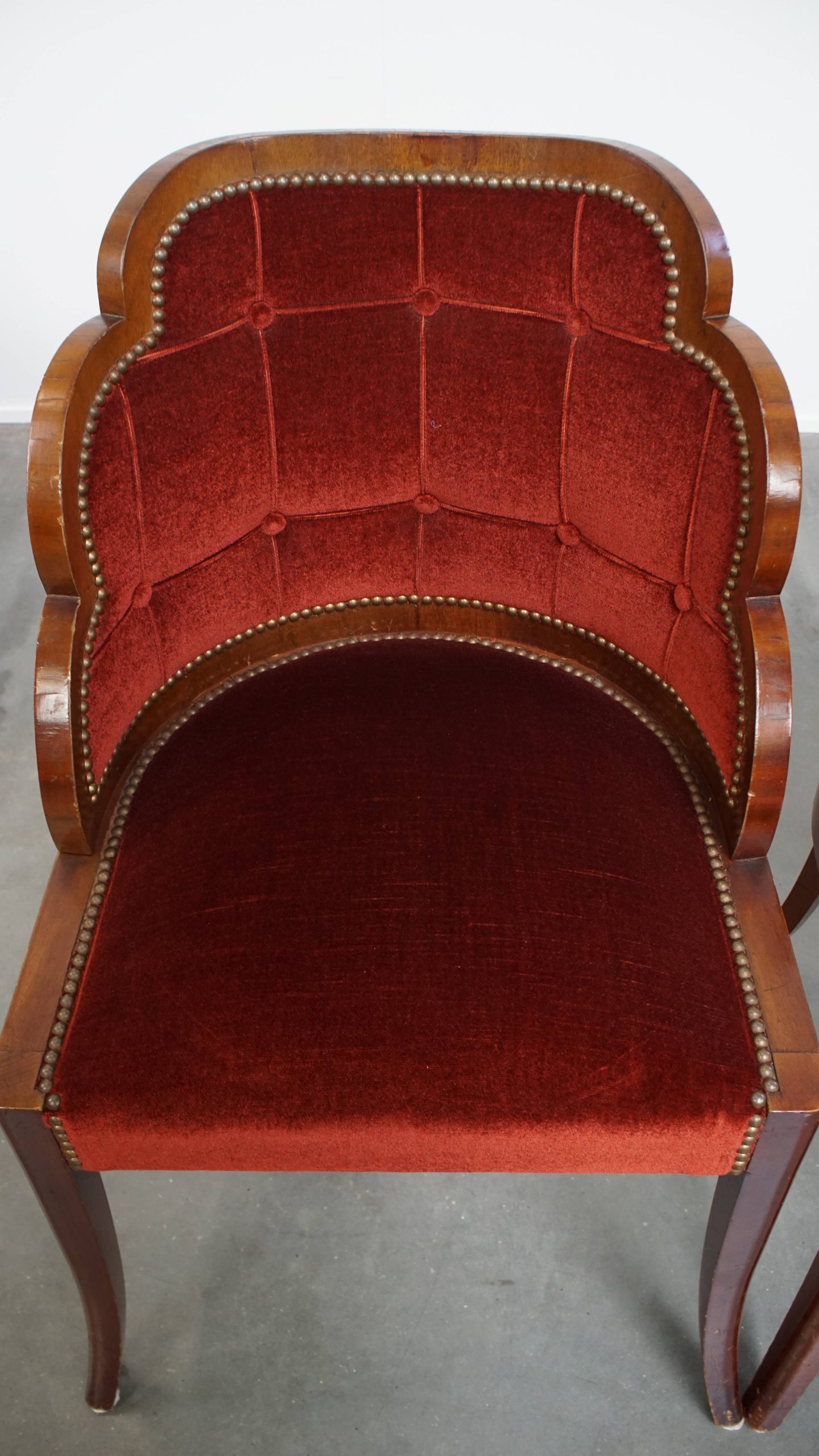 Unieke Set Van 4 Originele Art Deco “wolken” Eetkamerstoelen Met Luxe Rode Bekleding image 8