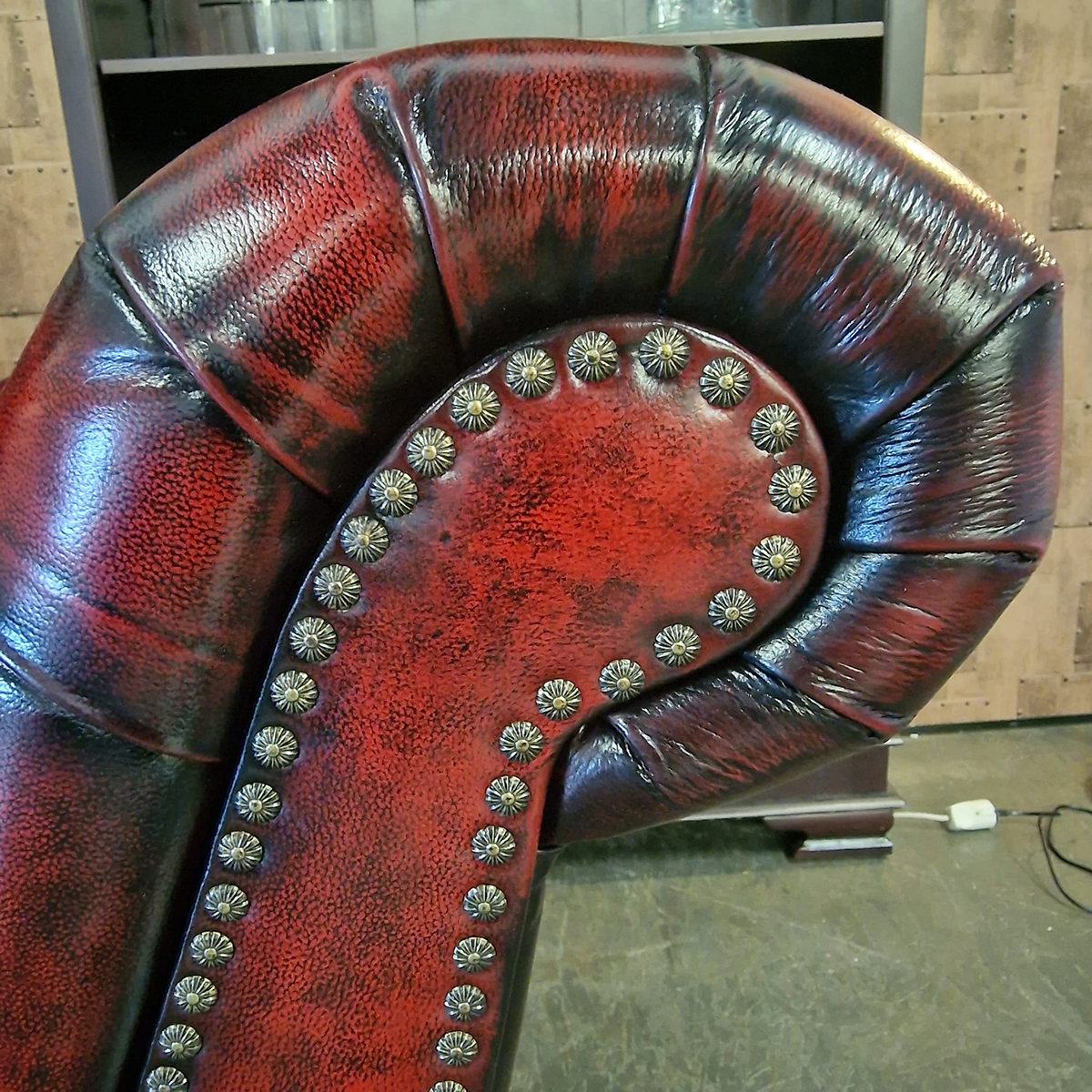 Chesterfield Daybed - Antiek Rood. Speciale Nagels image 7