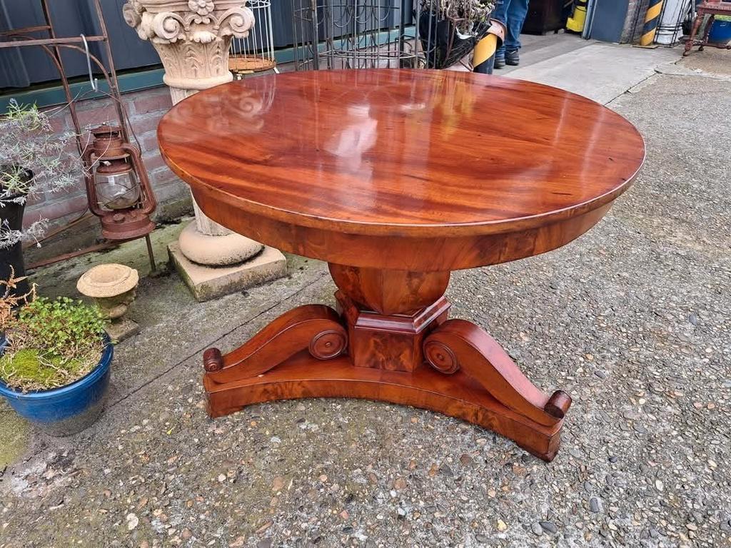 Antieke Klassieke Half Hoge Salontafel, Bijzettafel image 4