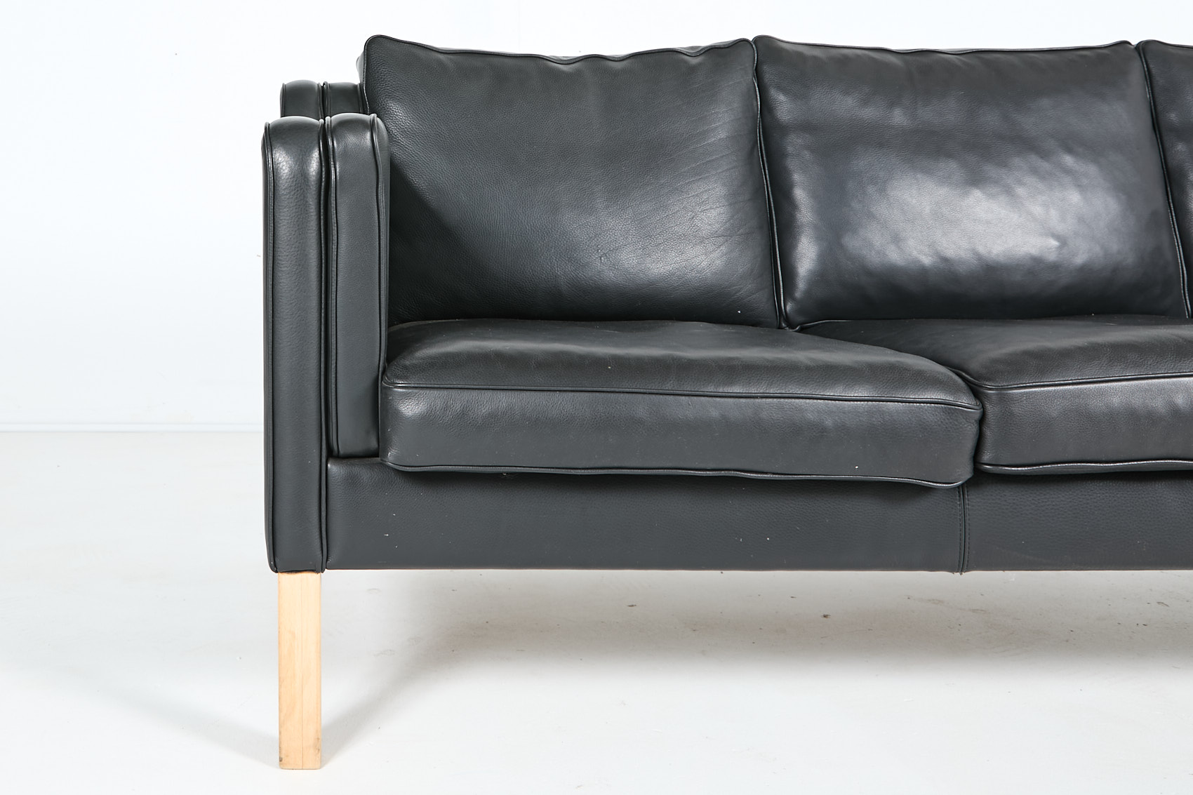 Danish Design Black Leather Sofa From Mogens Hansen image 3