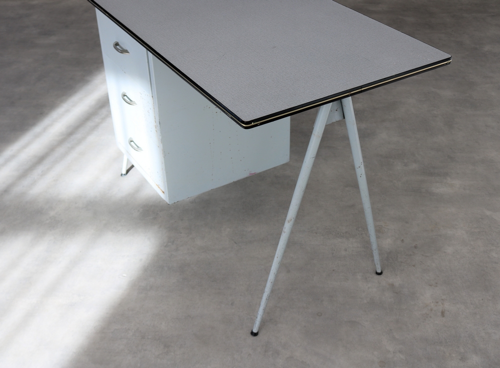 Vintage Bureau | Industrieel | Jaren 60 | Desk image 8