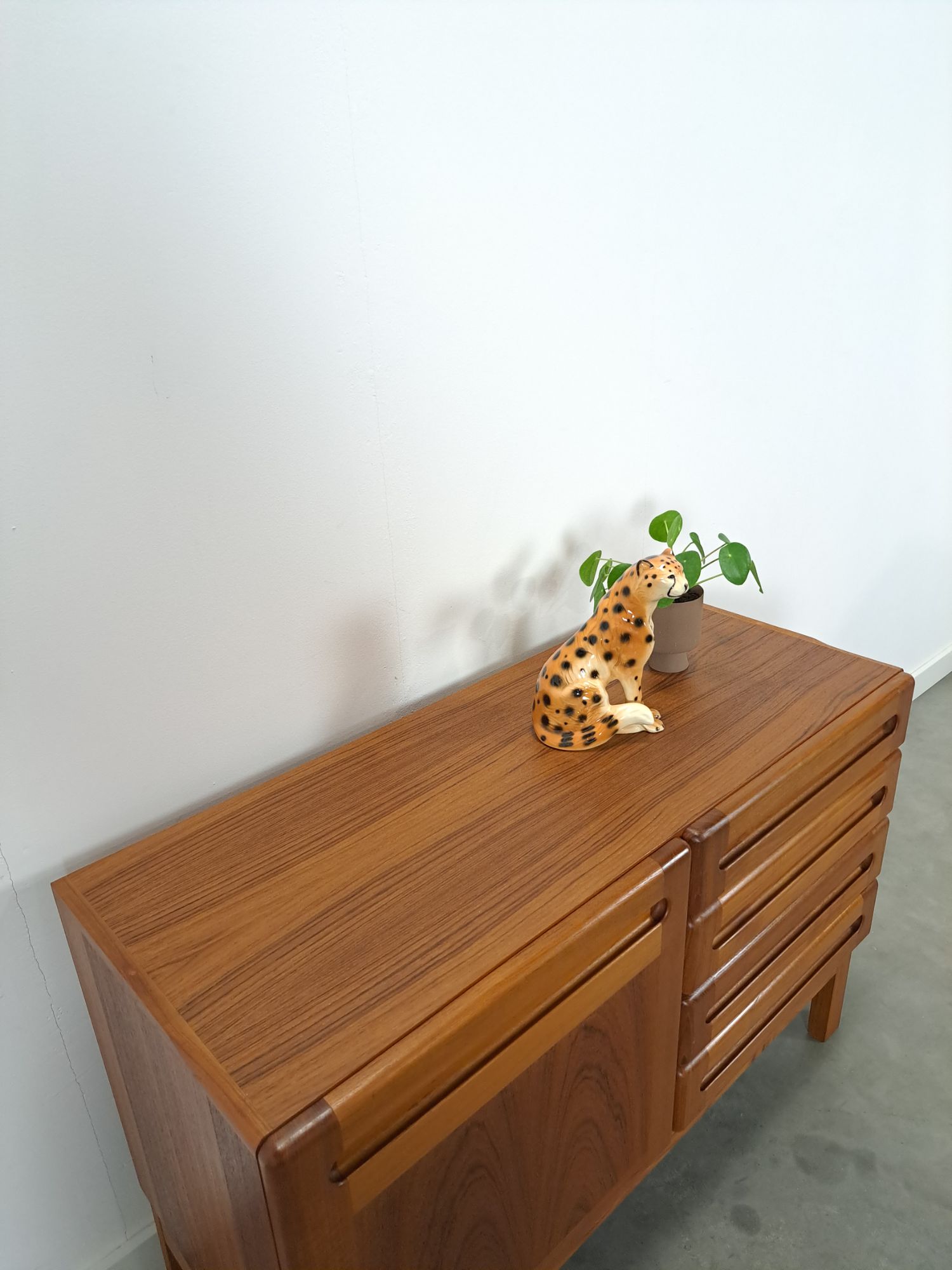 Deens Design Teak Dressoir dyrlund image 17