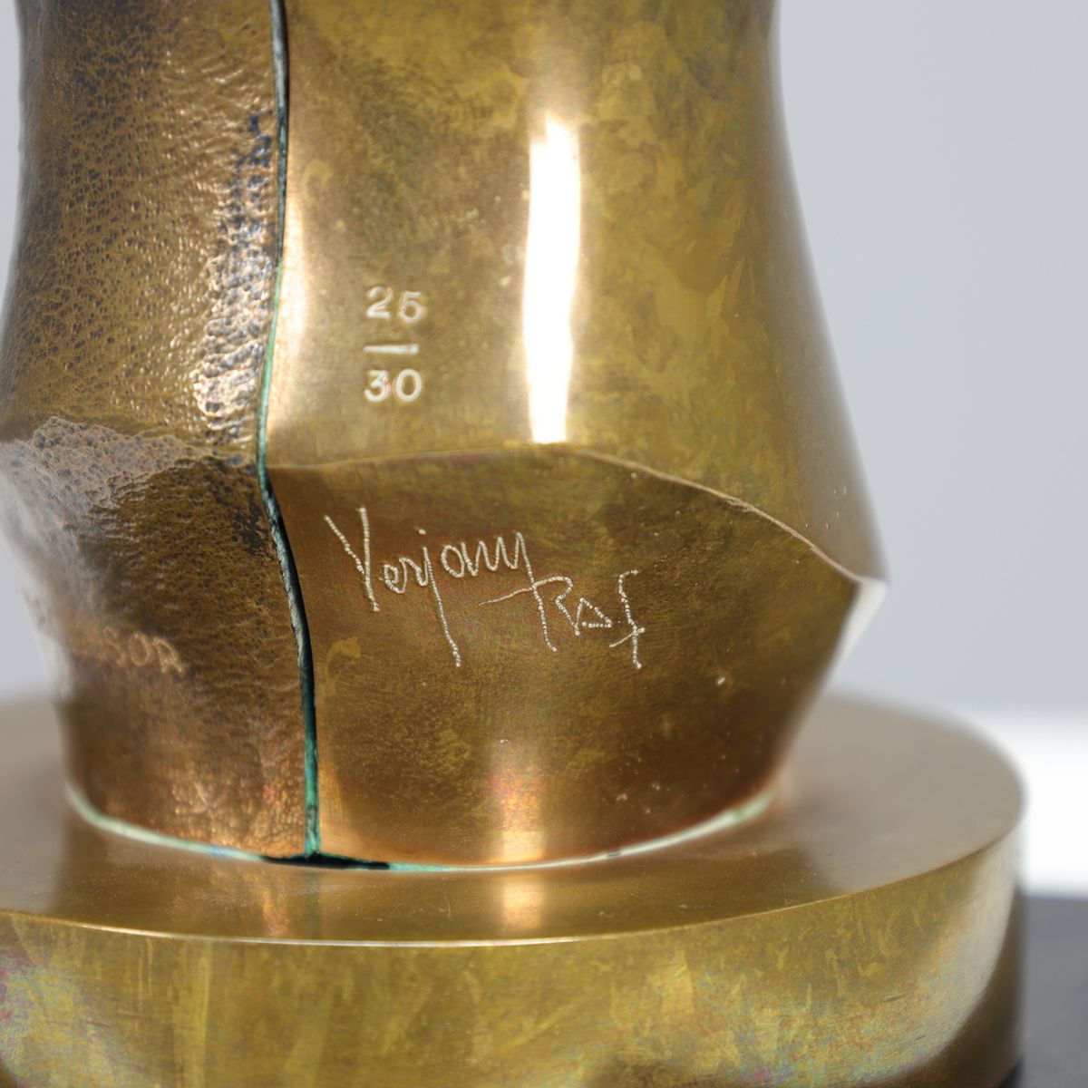 Sculpture “homo Decessor” By Raf Verjans image 9