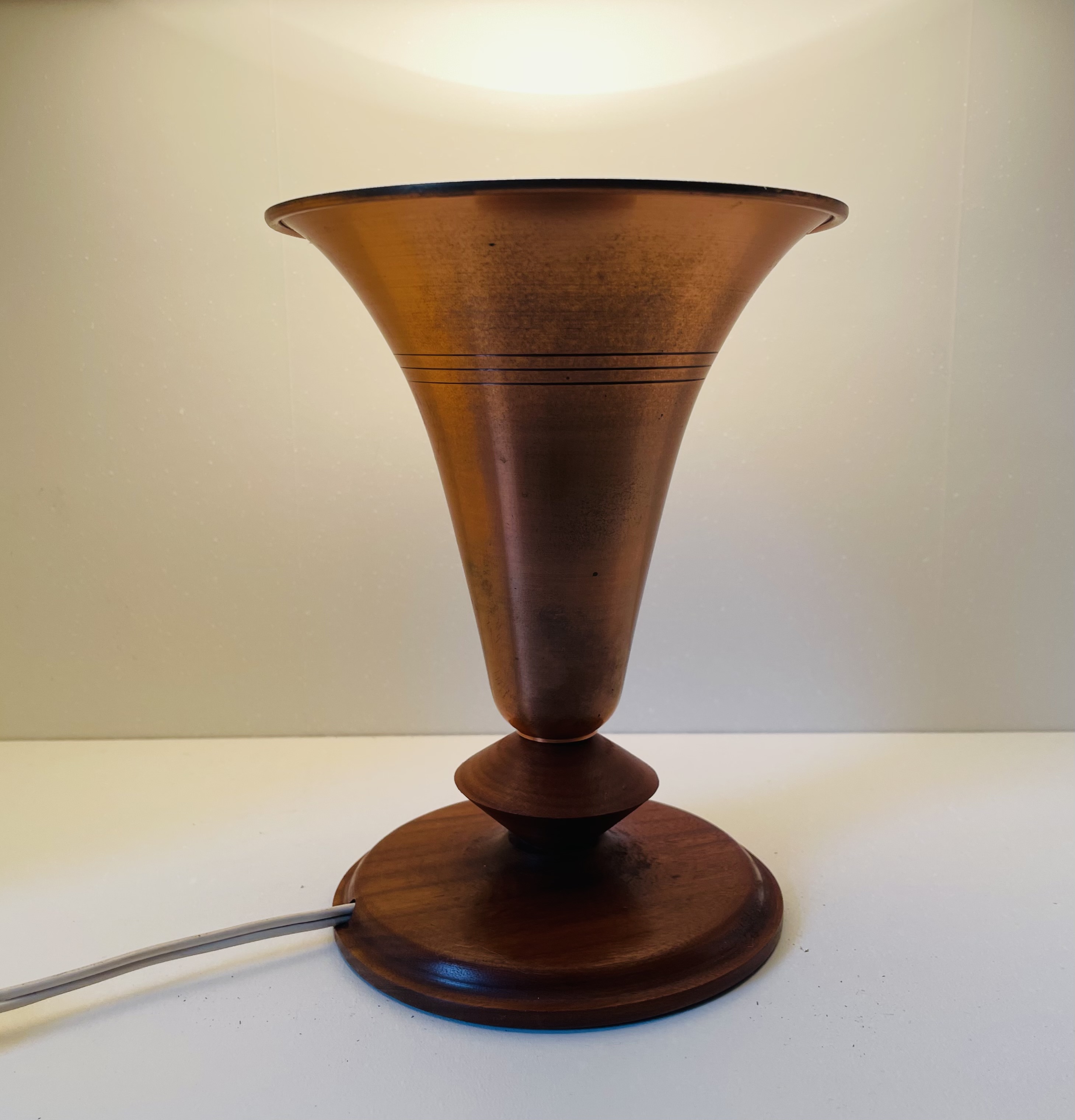 Art Deco Lamp image 3