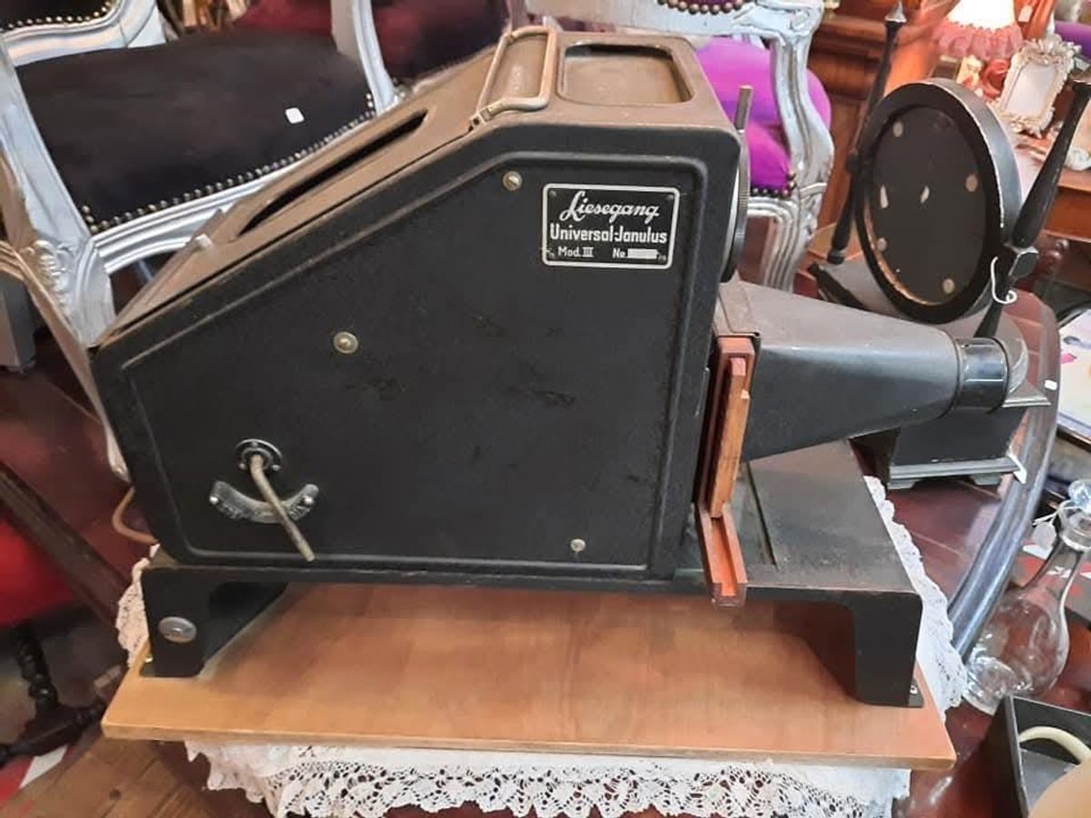 Liesegang Projector Toverlantaarn Duits Uit De Jaren 50. Een image 3
