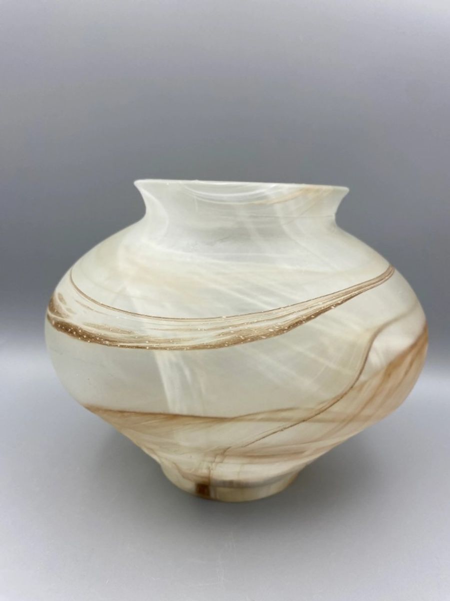 Beeldschone Vaas Gemarmerd Melkglas image 3