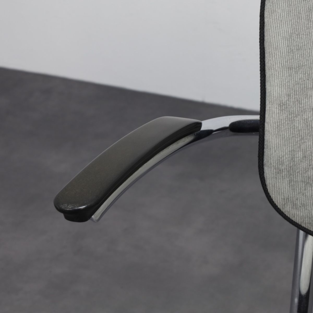 Tubular Frame Armchair By Ahrend De Cirkel 1960s image 7