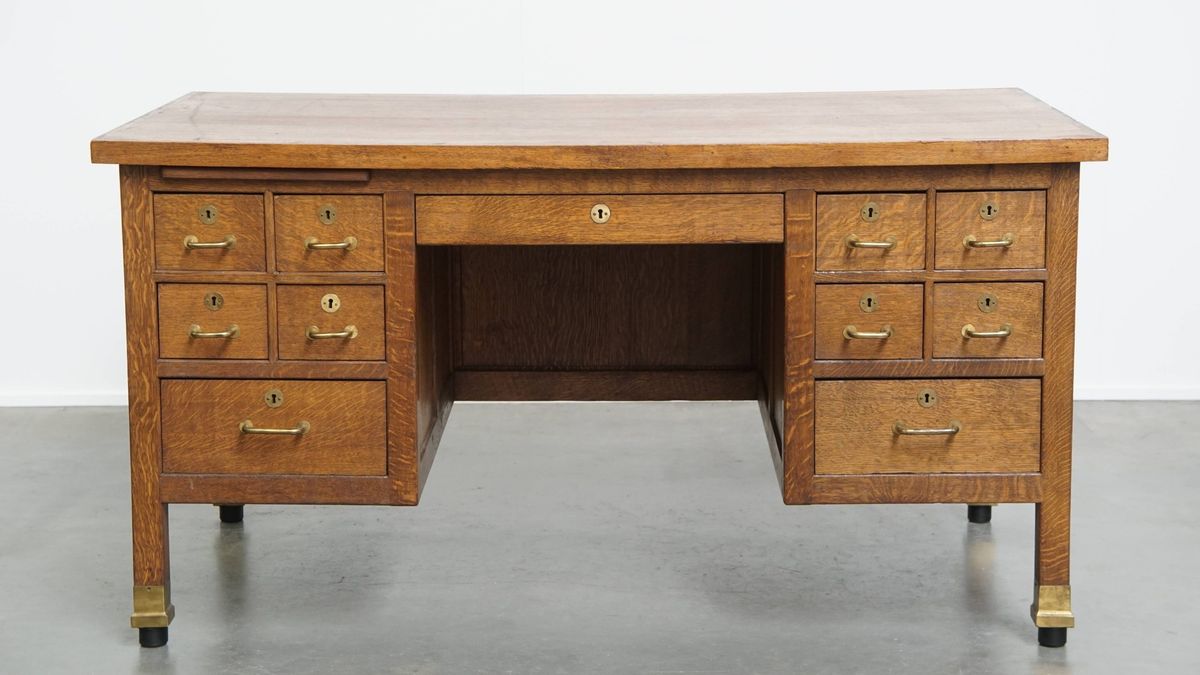 Antiek Art Deco Bureau Uit Begin 20e Eeuw Gemaakt Van Eikenhout In Amsterdamse School Stijl image 1