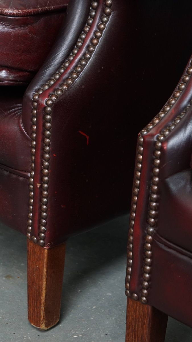 Set Van 2 Mooie En Comfortabele Bordeauxrode Rundleren Oorfauteuils In Engelse Stijl image 12