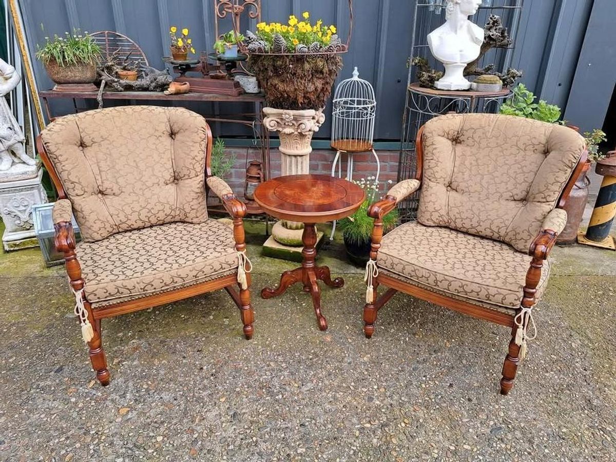 Klassieke Fauteuils Met Rond Bijzettafeltjes, Slaapkamer, Le image 6