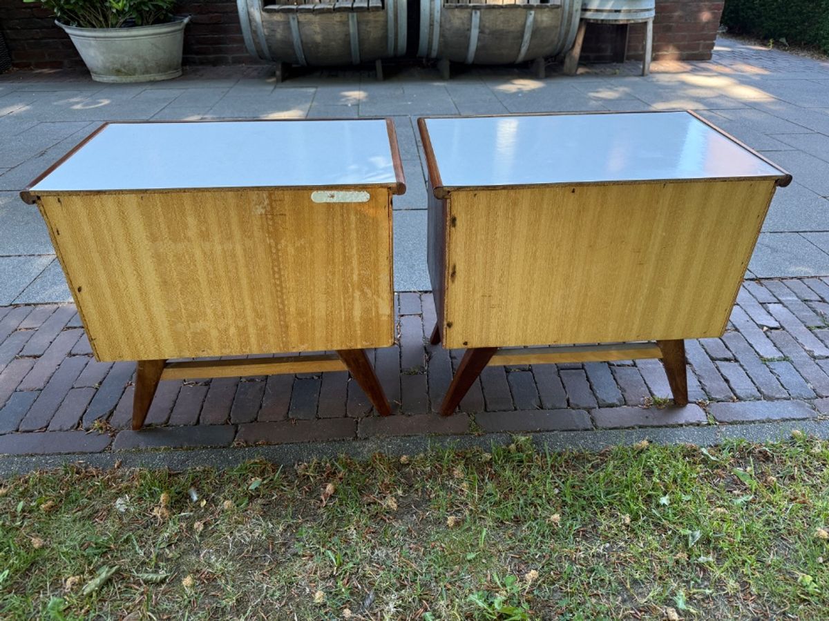 2 Van Teeffelen Nachtkasten image 10