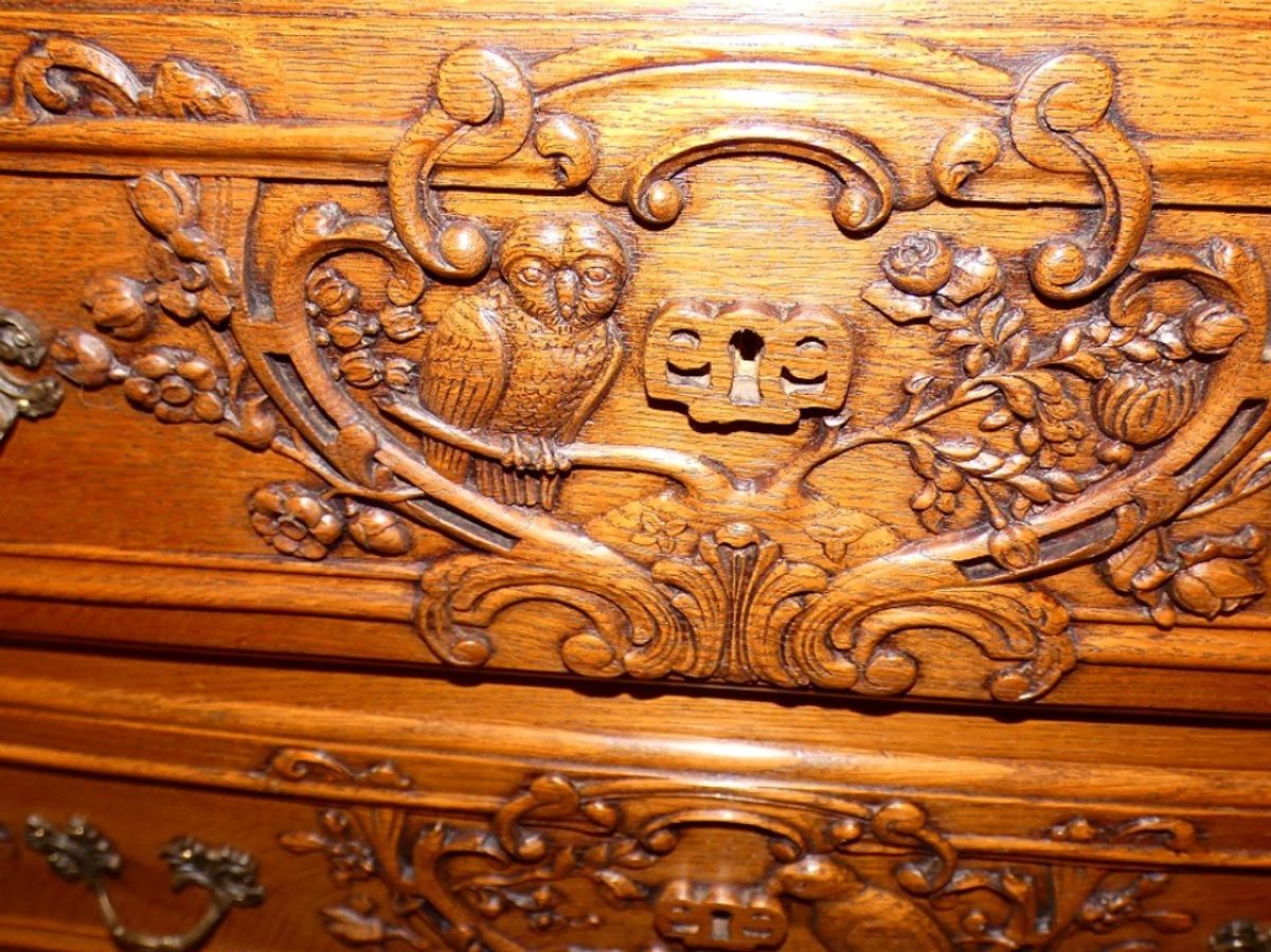 Louis Xv Franse Gebeeldhouwde Eiken Commode. image 3