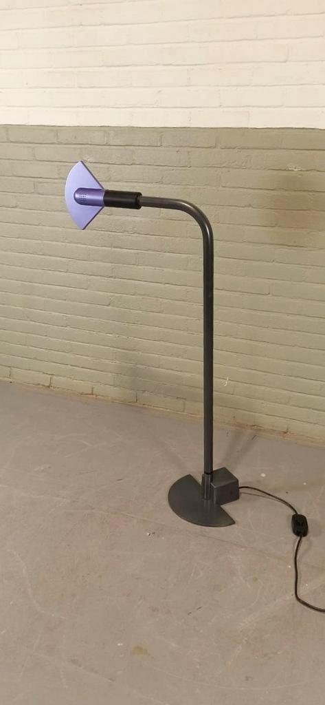 Vintage 'flopy' Memphis Vloerlamp, Hans Von Klier, Bilumen image 4