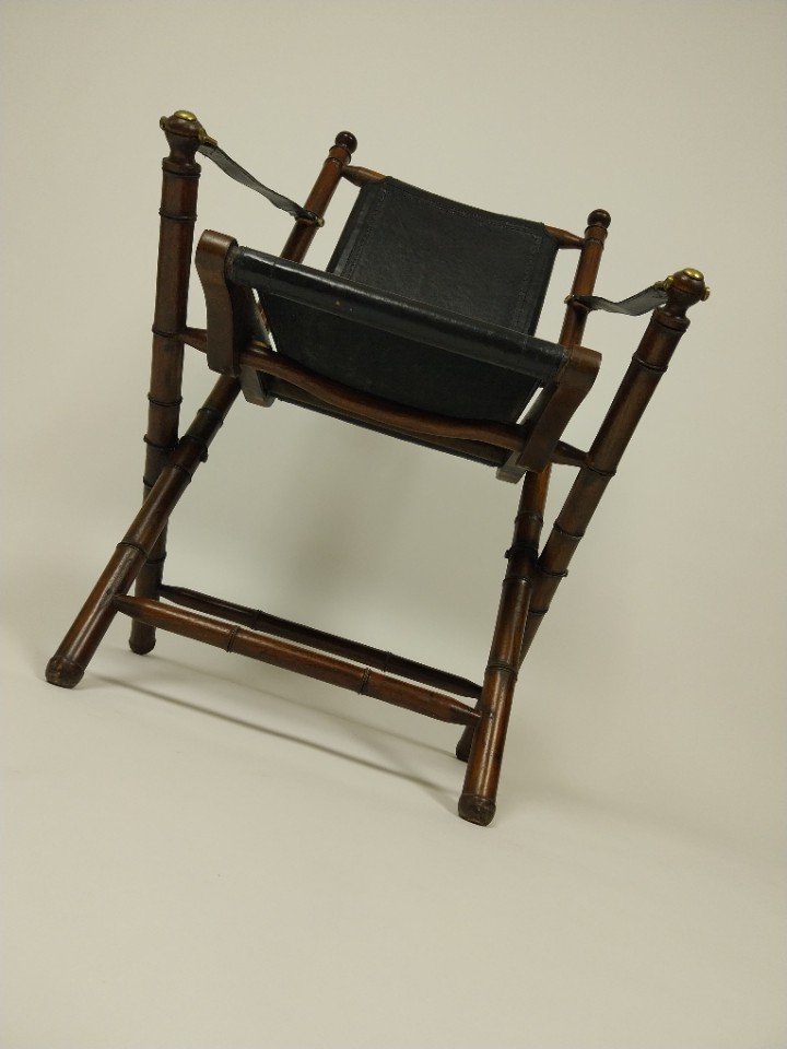 Opvouwbare Officiersstoel Van Leer En Teak In Koloniale Stijl image 2