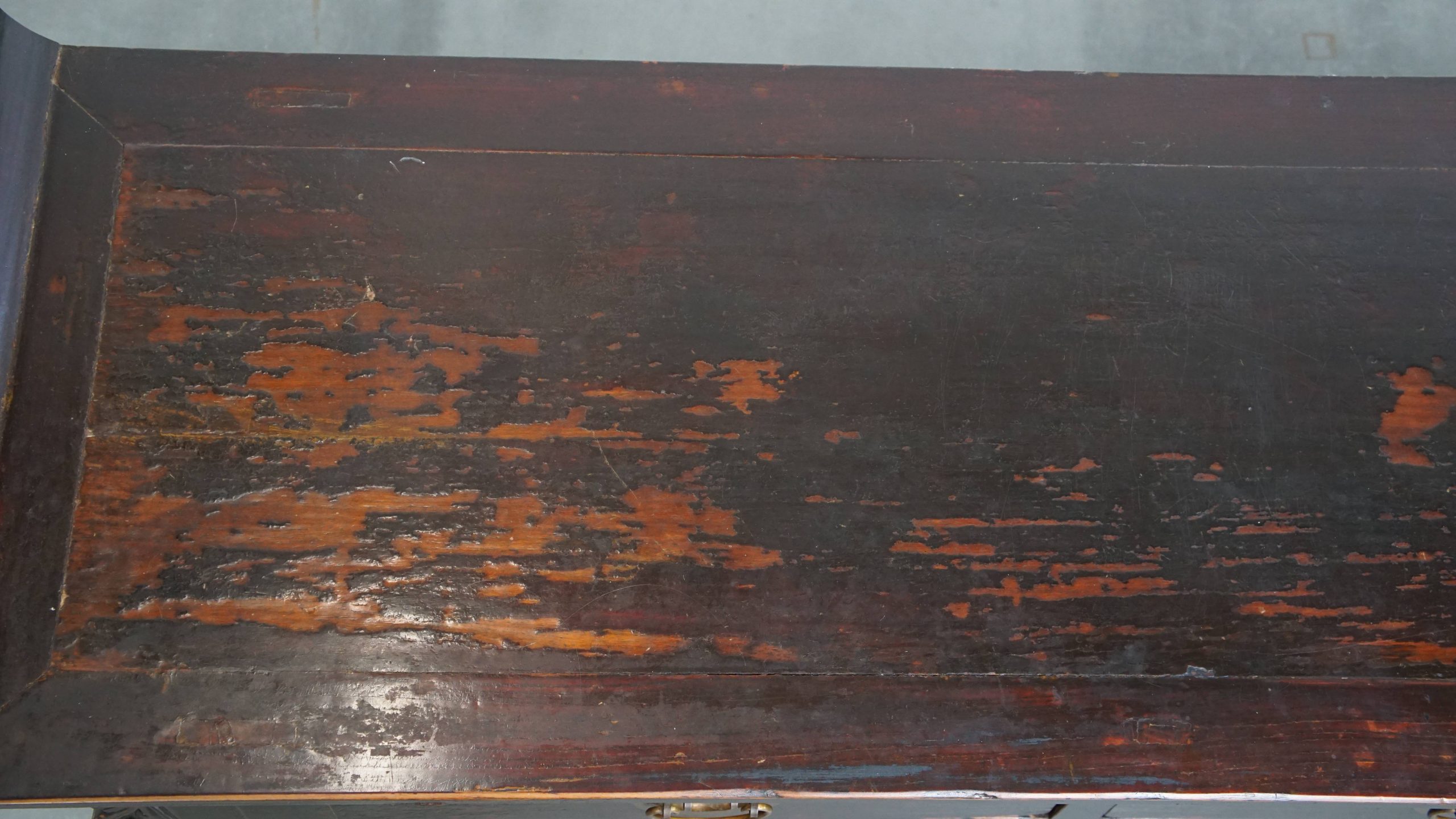 Antiek Houten Chinees Dressoir/ Altaar In Een Warme Donkere Kleur En Mooie Details image 14