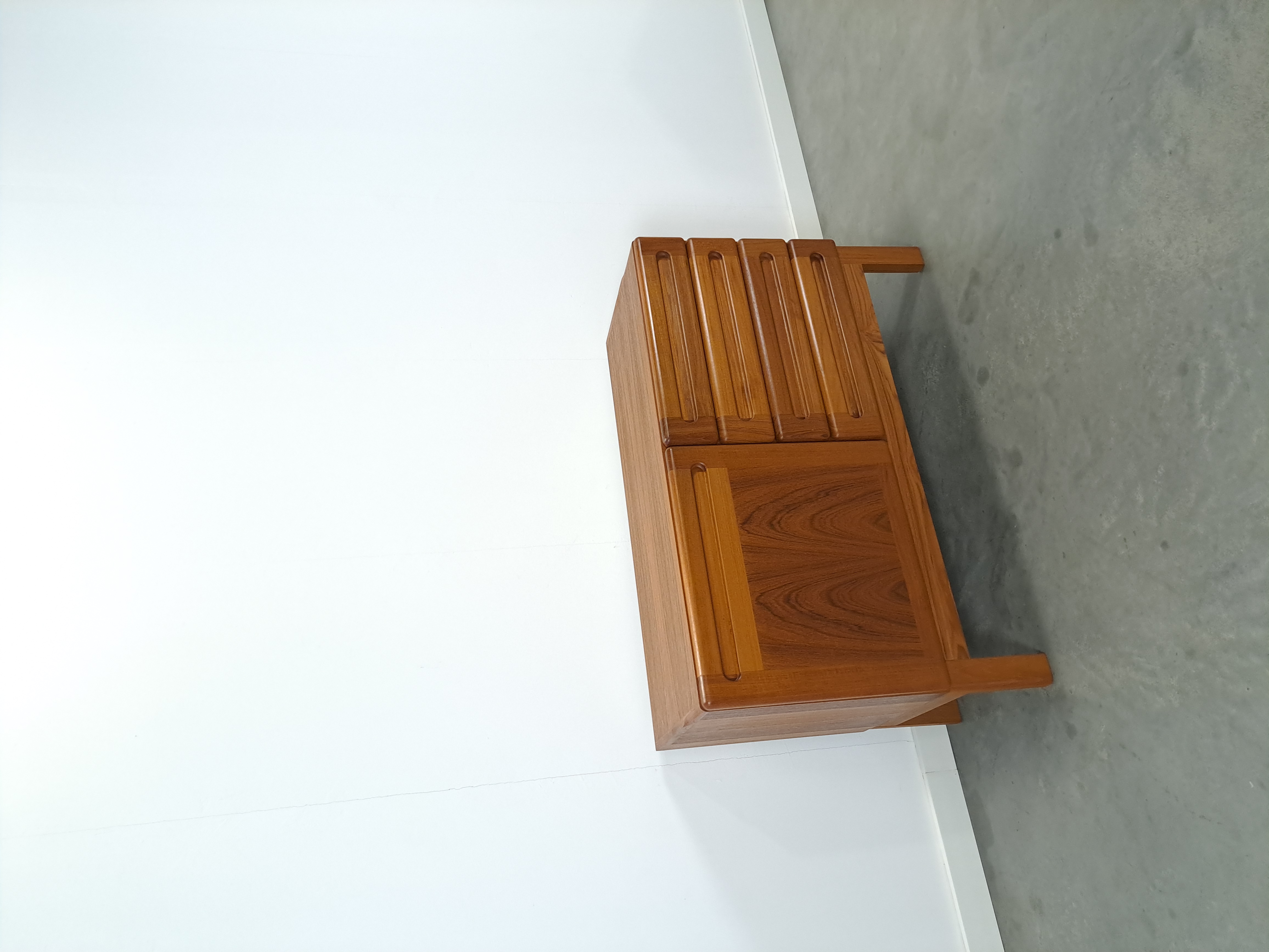 Deens Design Teak Dressoir dyrlund image 2